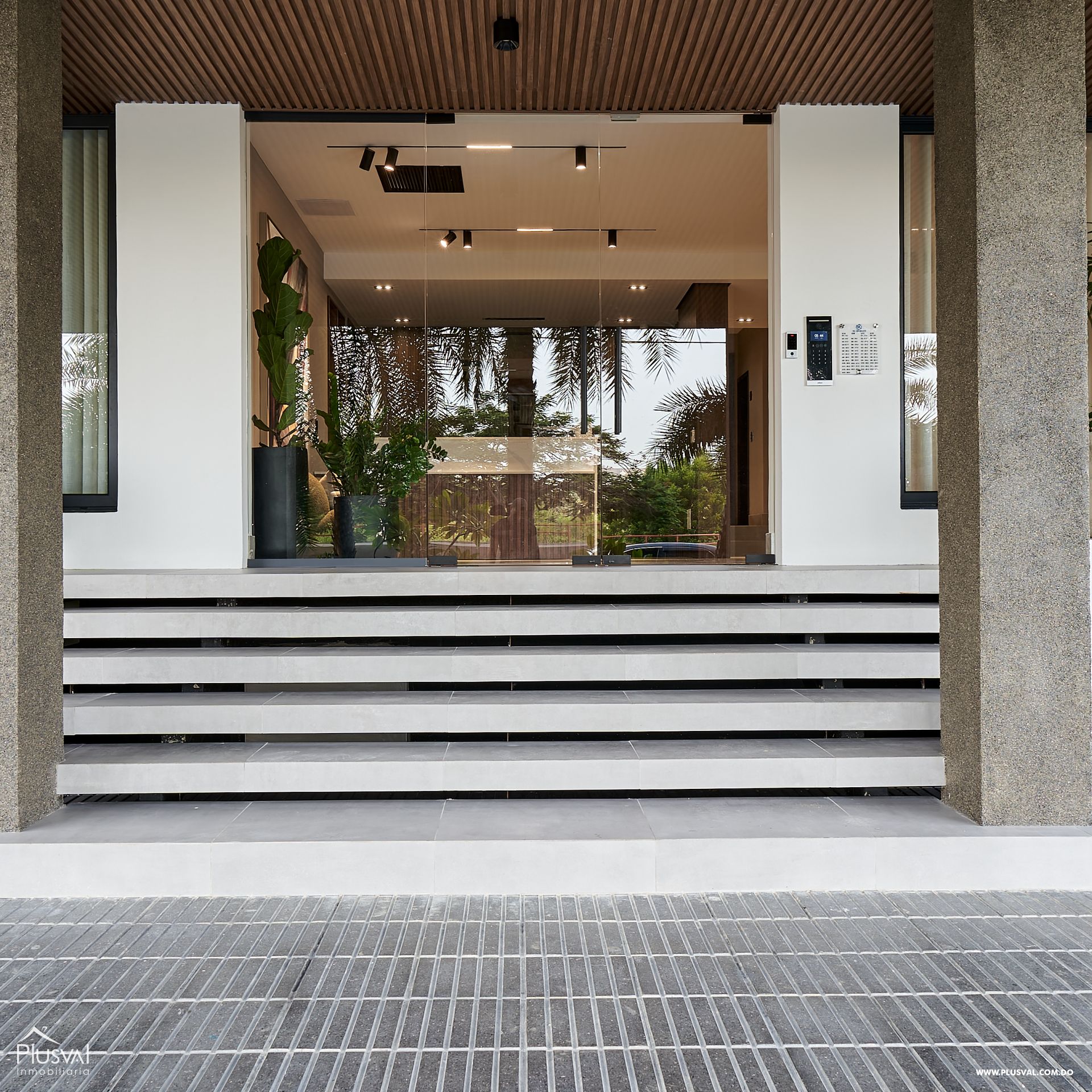 Moderno y exclusivo apartamento de una torre residencial en el polígono central de la ciudad 446582