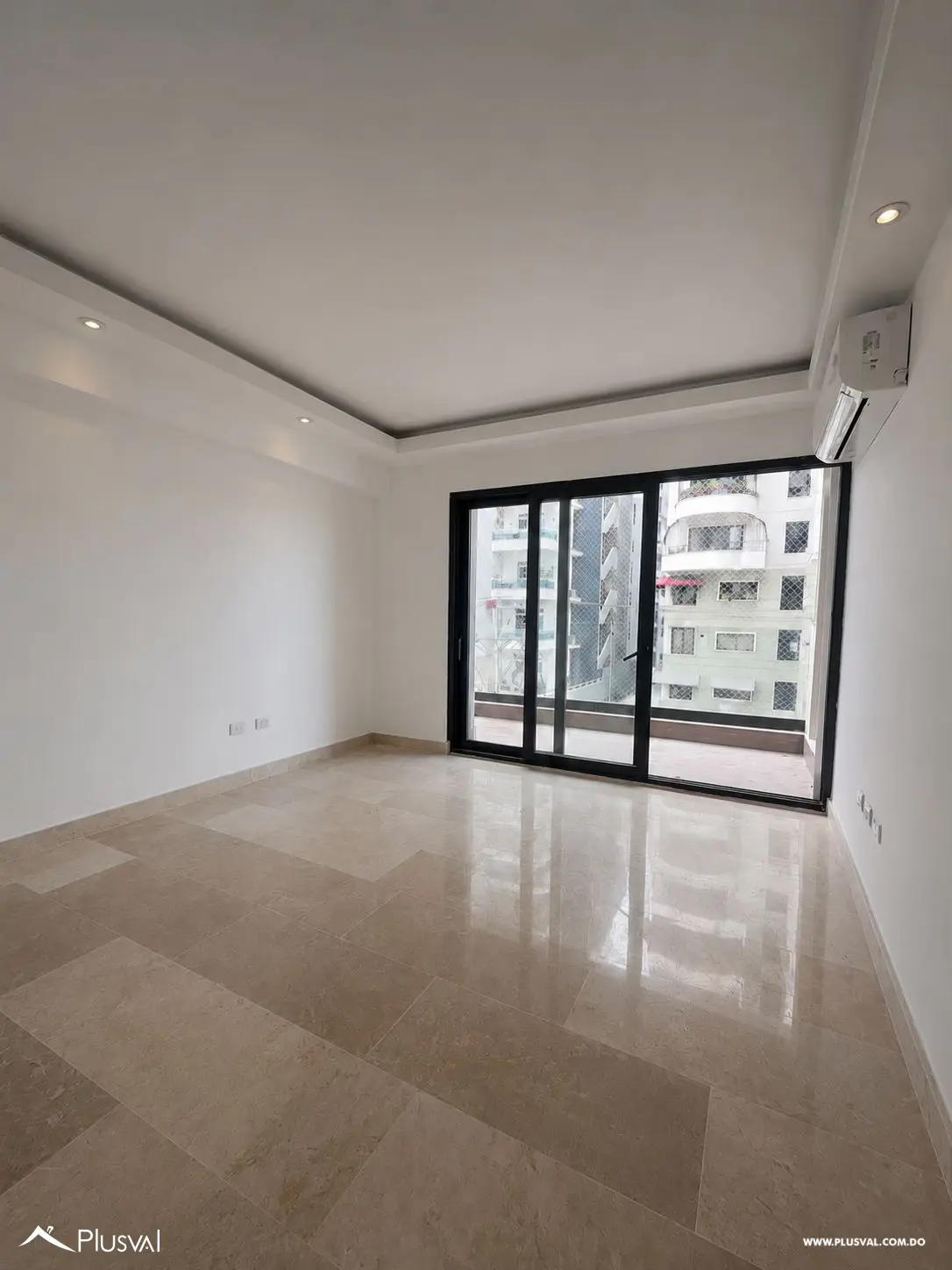 Apartamento en alquiler con de 3 habitaciones más estudio en la esperilla 509699
