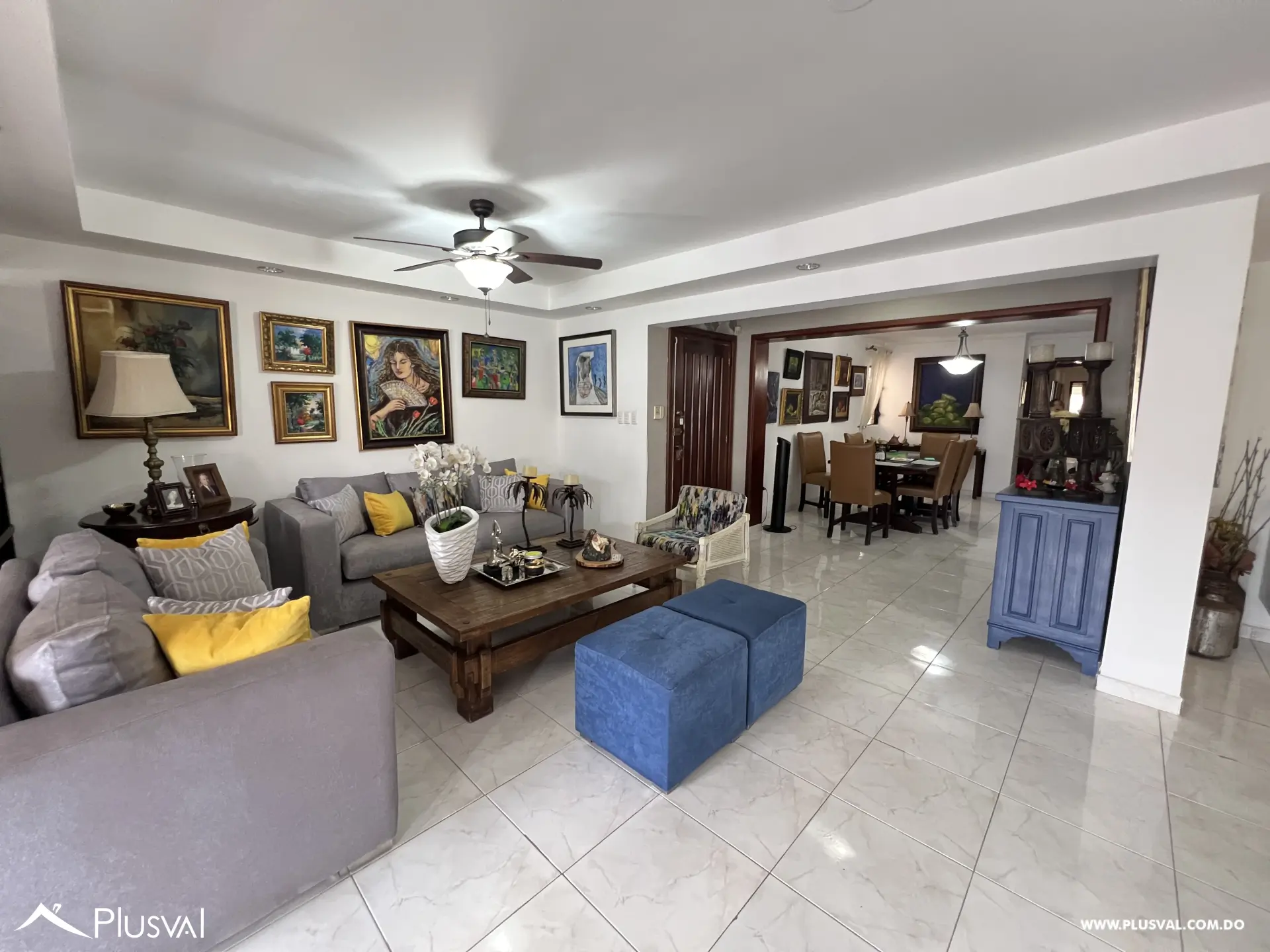 Espacioso apartamento clásico con terraza privada y vista panorámica 494966