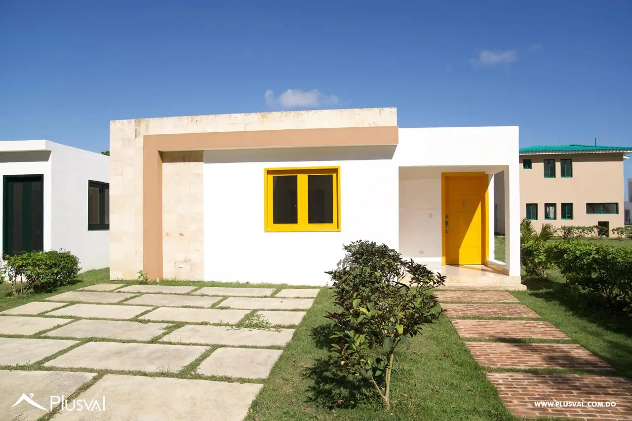 Casas de un nivel en proyecto cerrado en Boca Chica 524790