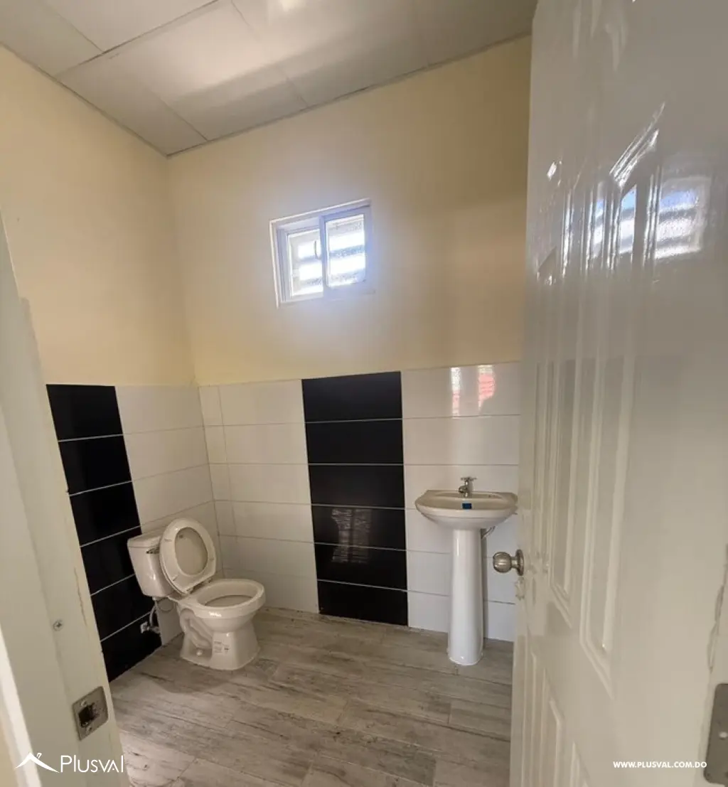 Local Comercial 2 niveles, 320mt2 Hato Mayor del Rey 480117