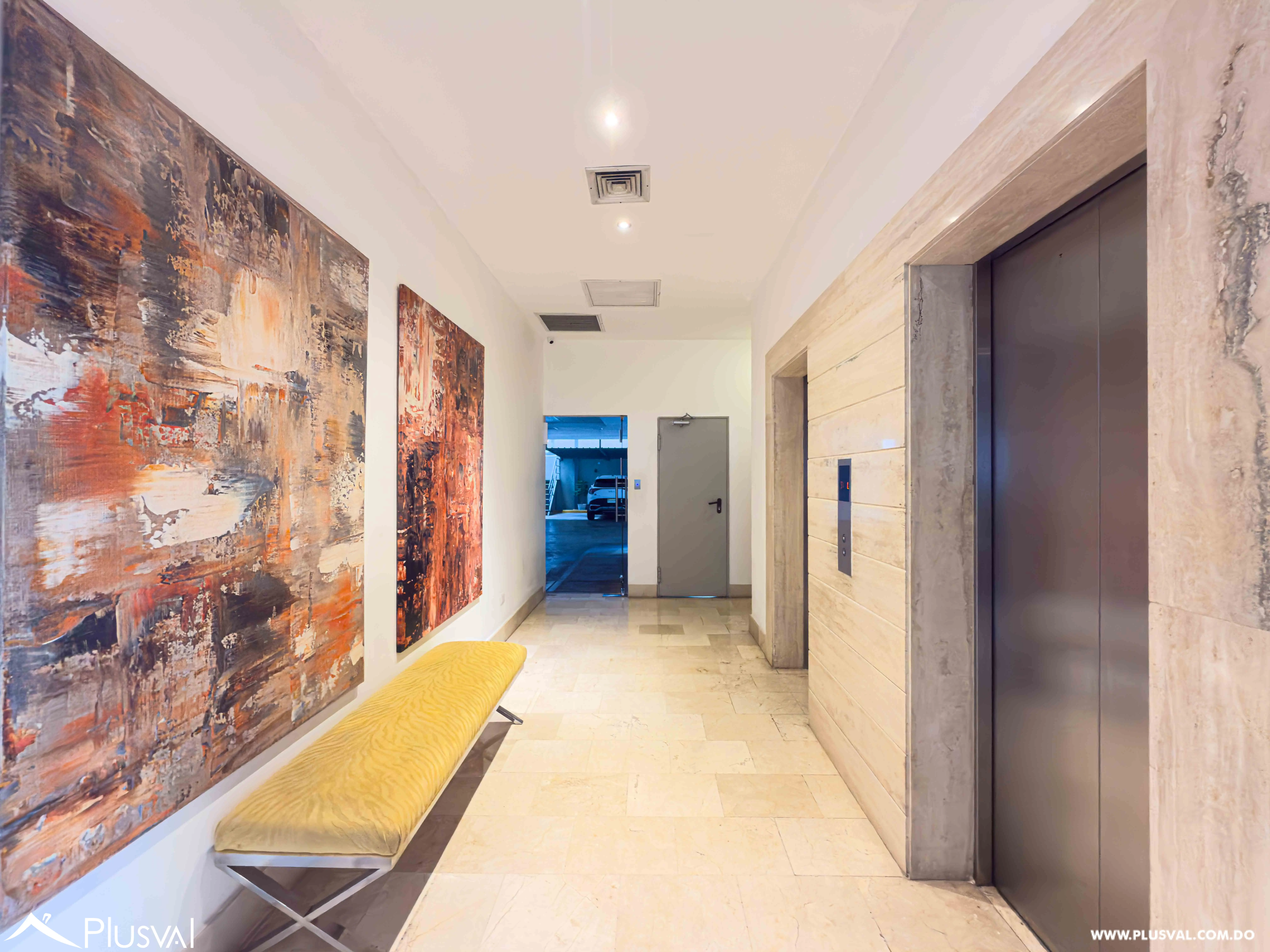 Elegante Apartamento Amueblado en Alquiler en Naco con 2 Habitaciones y Piso Alto 496539