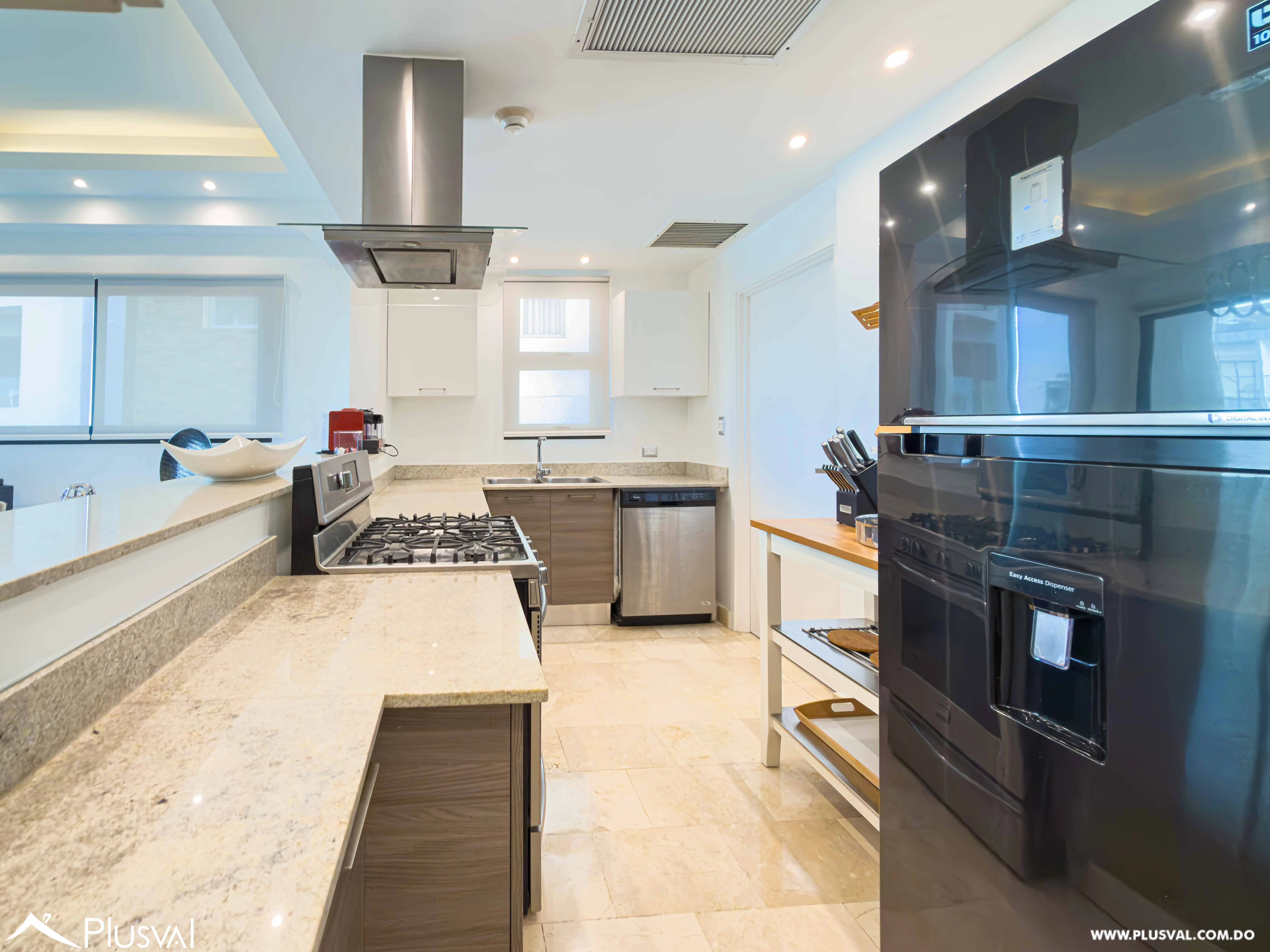 Elegante Apartamento Amueblado en Alquiler en Naco con 2 Habitaciones y Piso Alto 496567