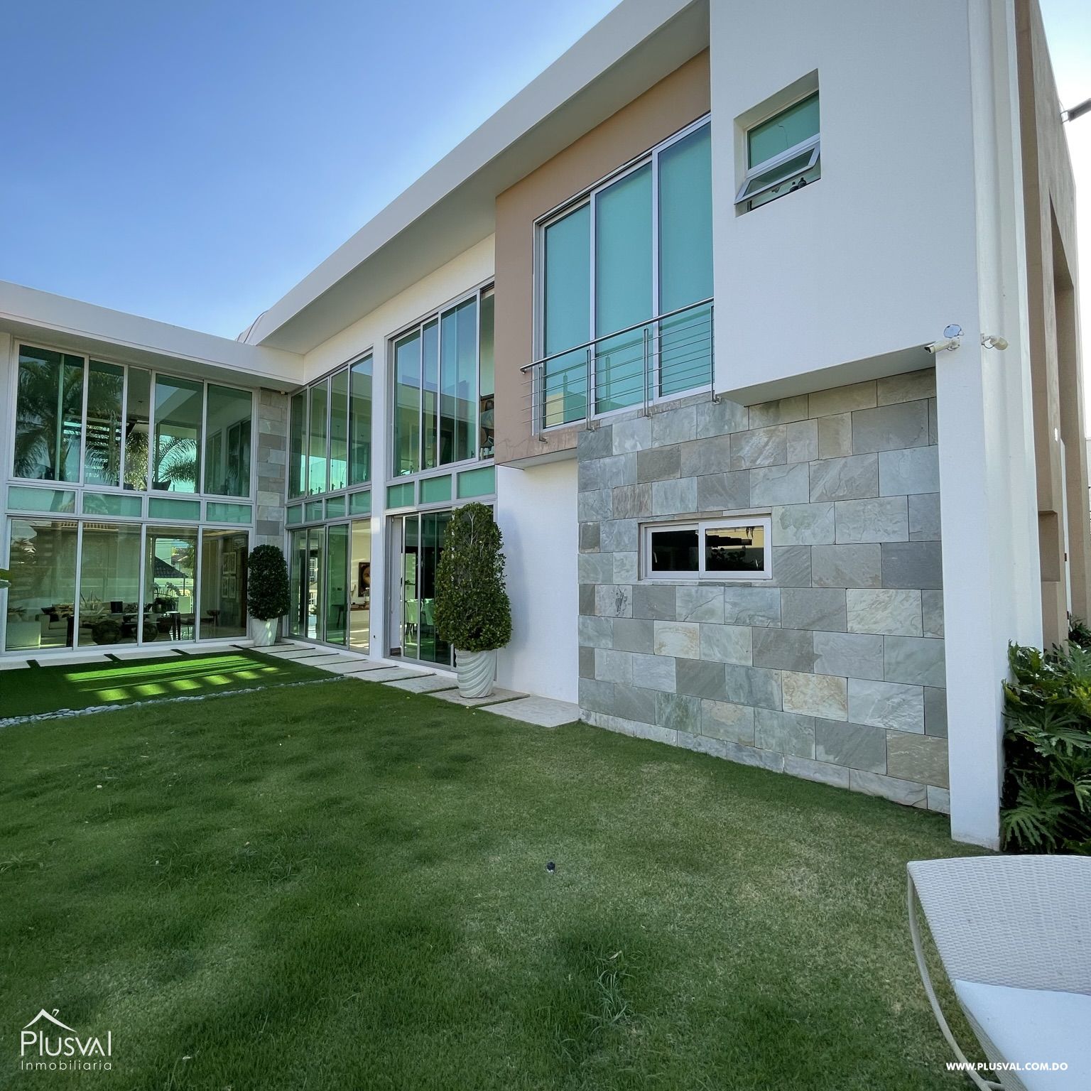 Espectacular casa de 3 Niveles en Venta en El Gloria, La Vega. 283374