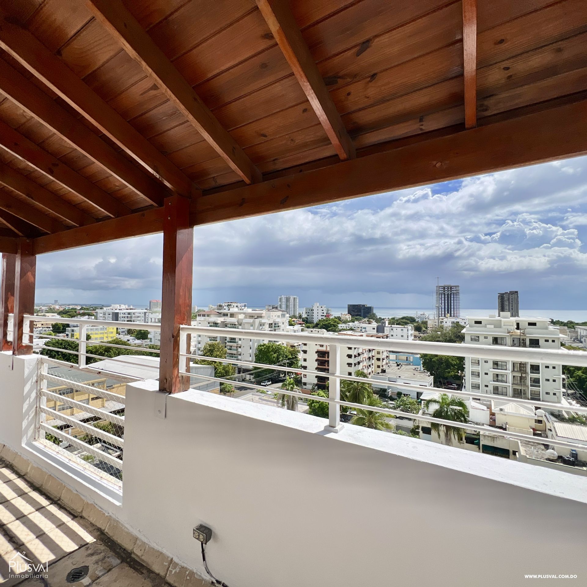Penthouse en Alquiler en Gazcue con Vista al Mar 393765