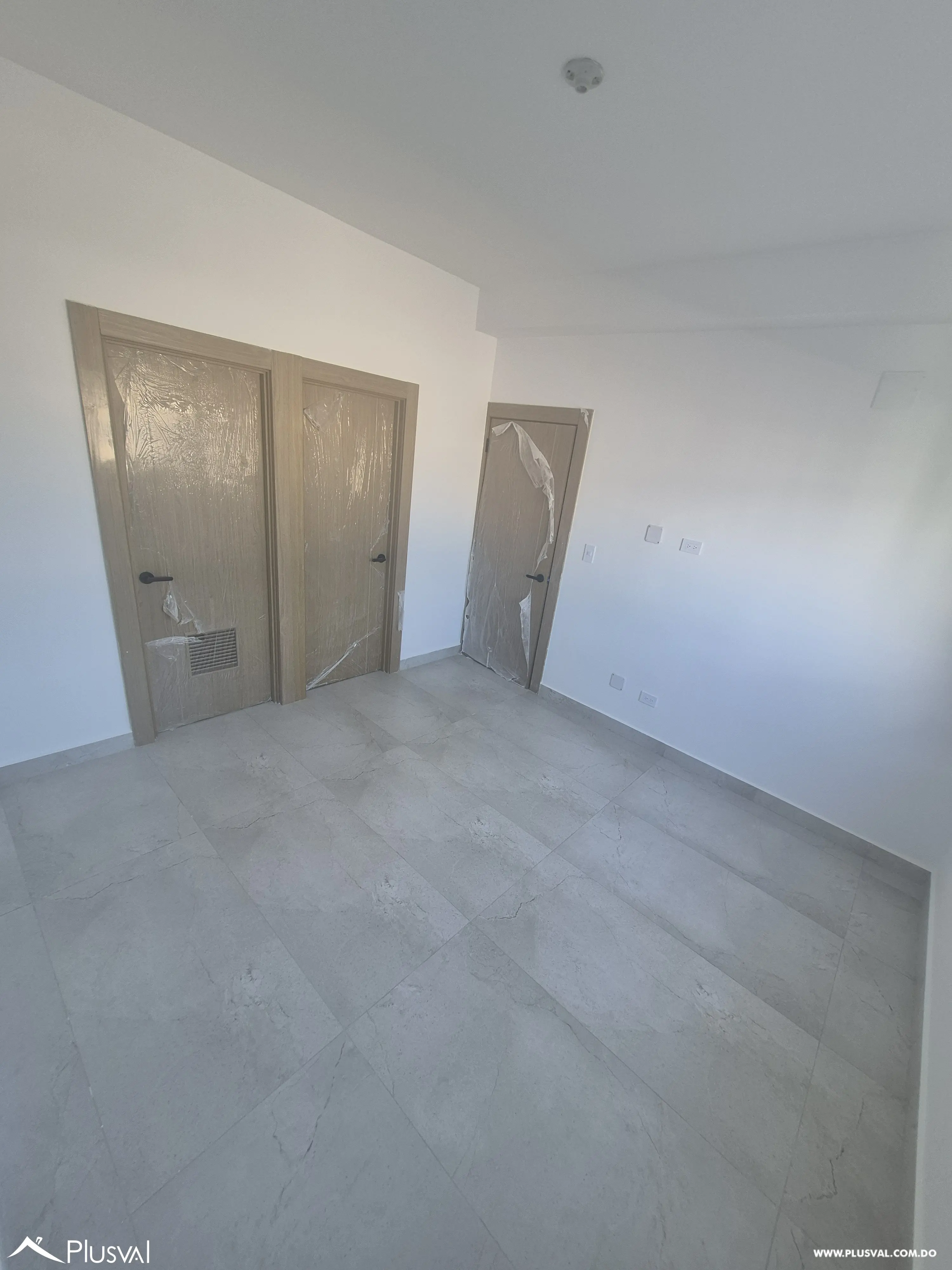 APARTAMENTO EN VENTA EVARISTO MORALES EN TORRE MODERNA, A PASOS DE LA CHURCHILL 460164