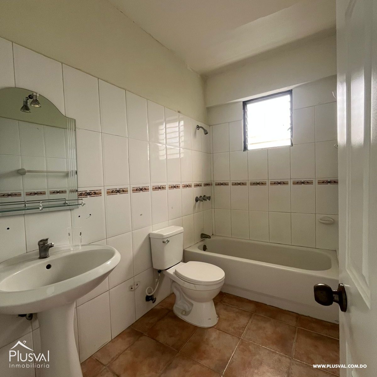 Apartamento en Venta en 4to piso en Zona Universitaria con pocos apartamentos 408220