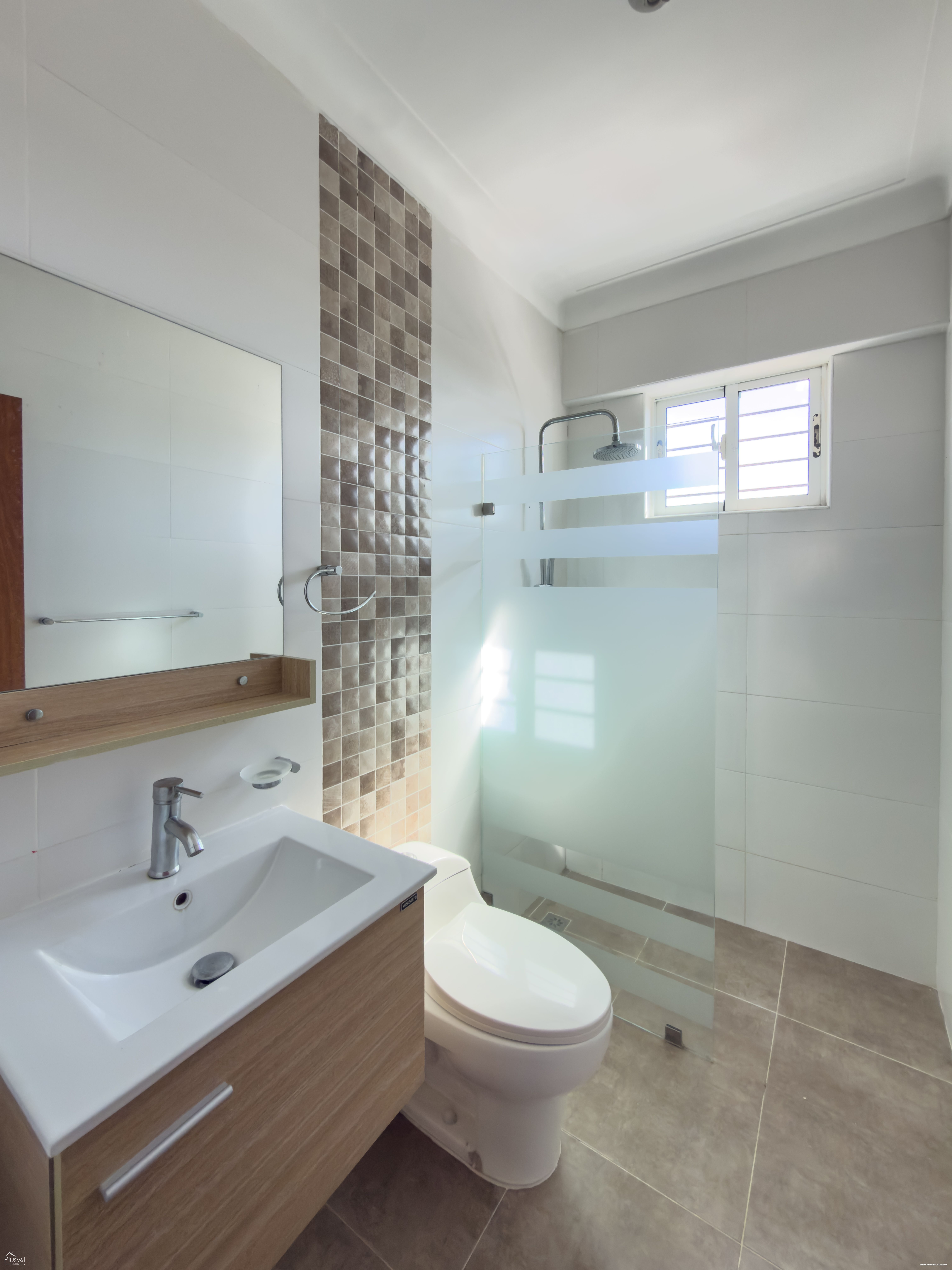 Apartamento en Alquiler 6to nivel en Los Restauradores con 3 Habitaciones 476338