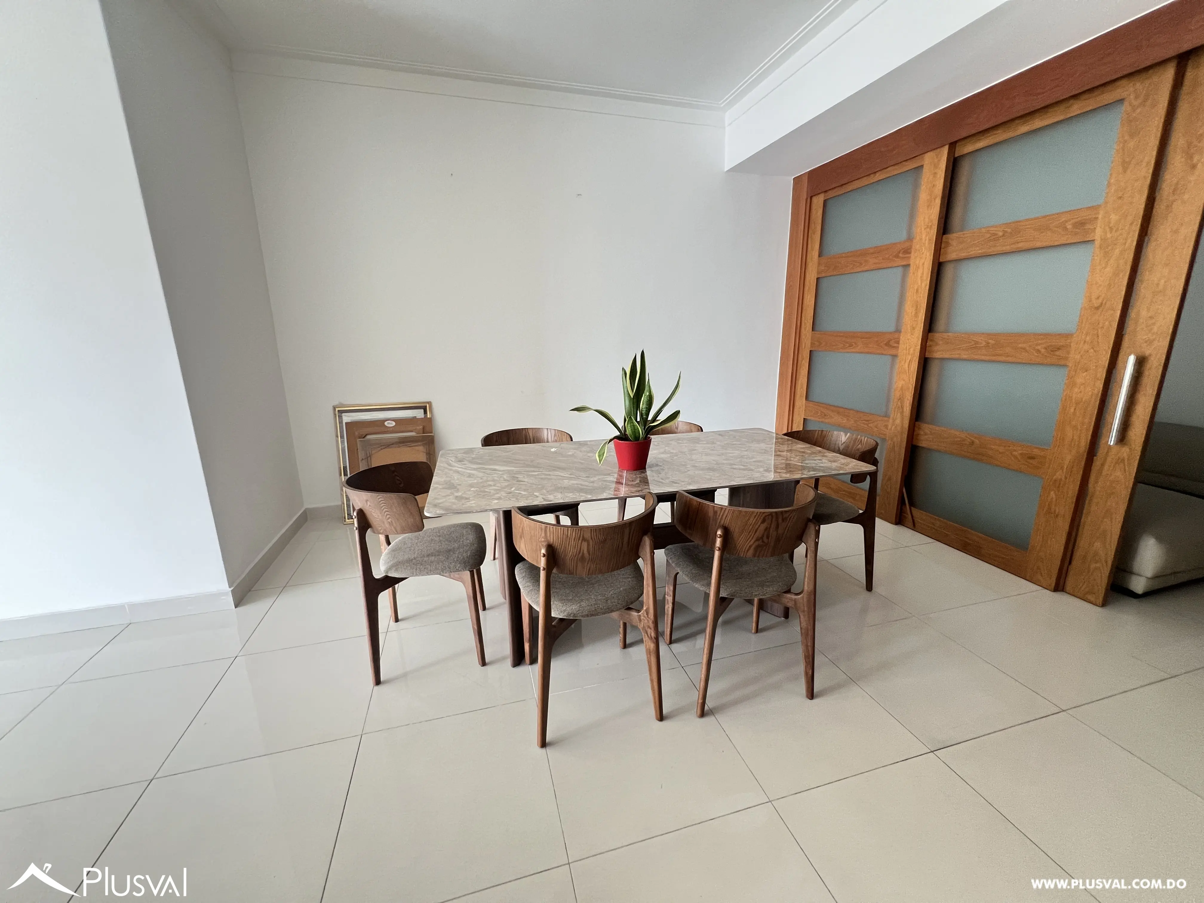 Moderno apartamento en alquiler en Evaristo Morales. 468129