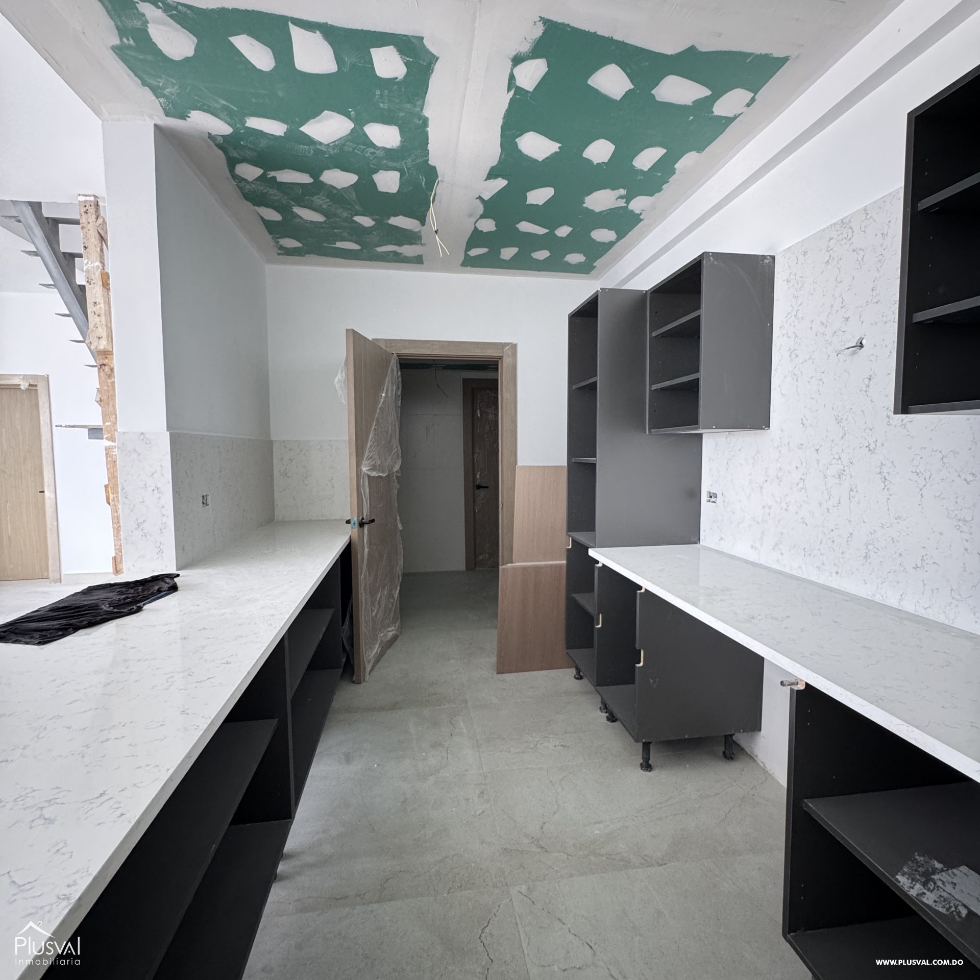 Penthouse Apartamento en venta de 2 habitaciones en Evaristo Morales 434039