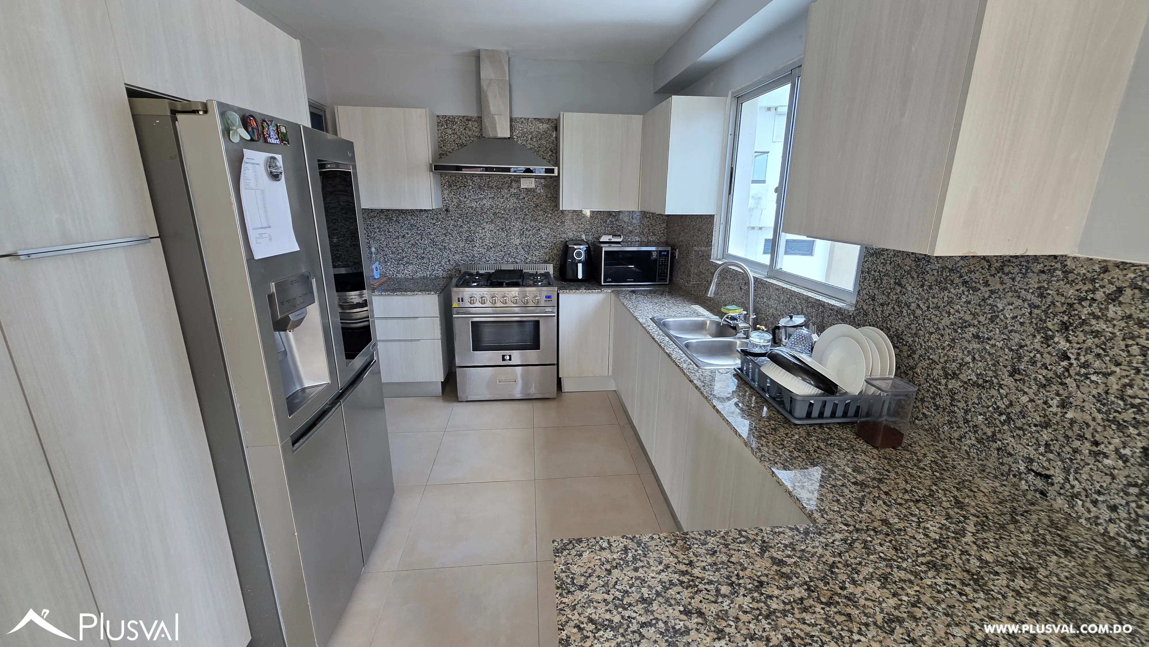 Apartamento en alquiler 3 habitaciones mueblado en Piantini 529836