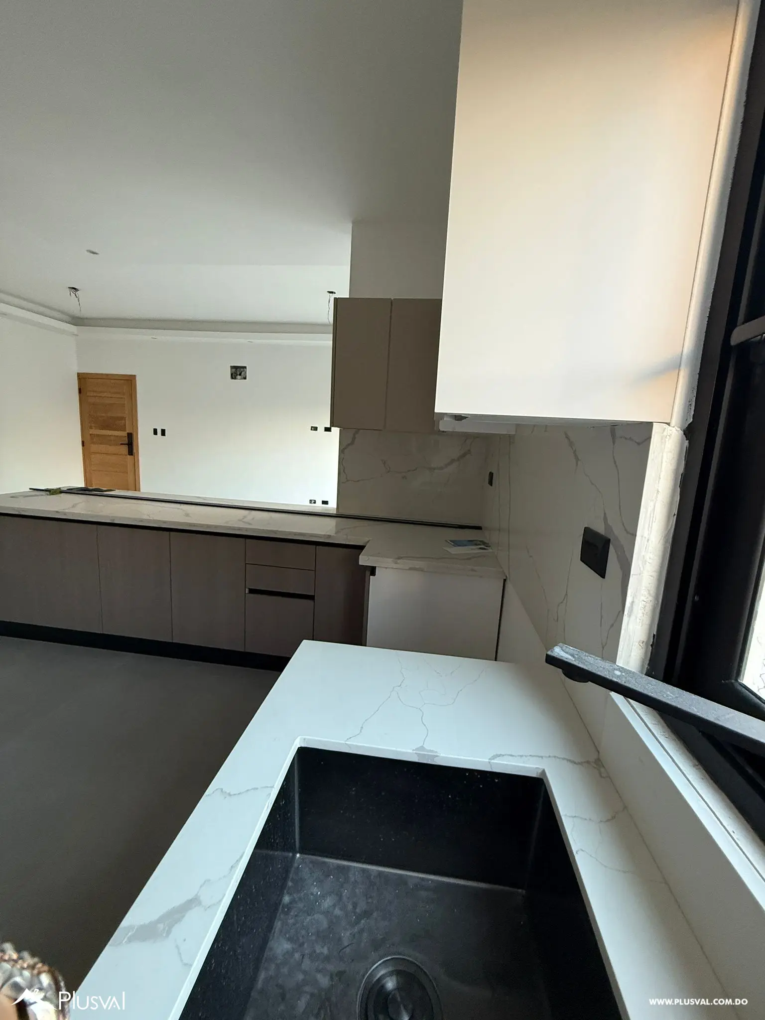 Tu Nuevo Hogar en La Castellana – Moderno y Listo para Estrenar 460611