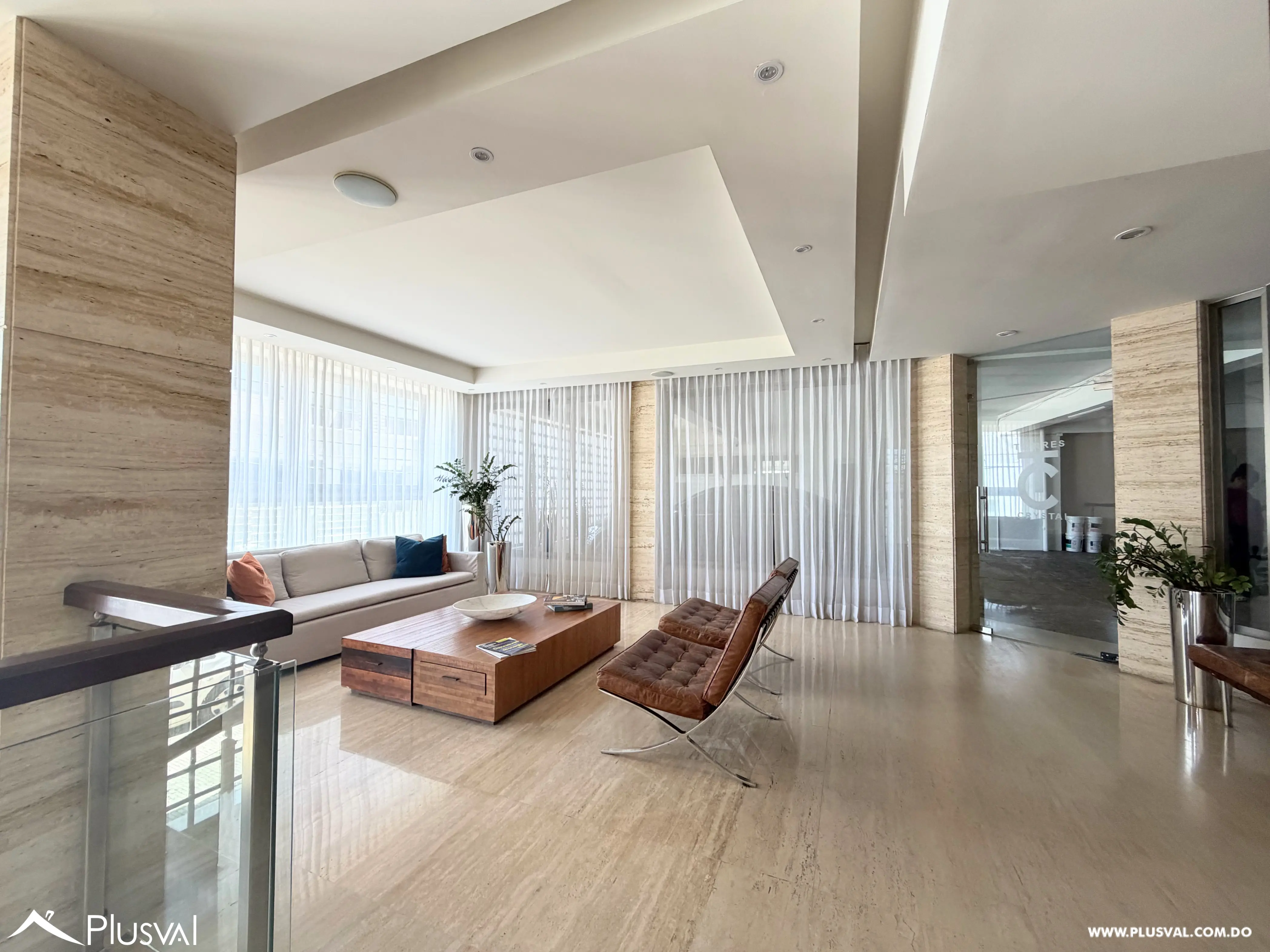 Se vende amplio apartamento de 4 habitaciones en Naco. 536779