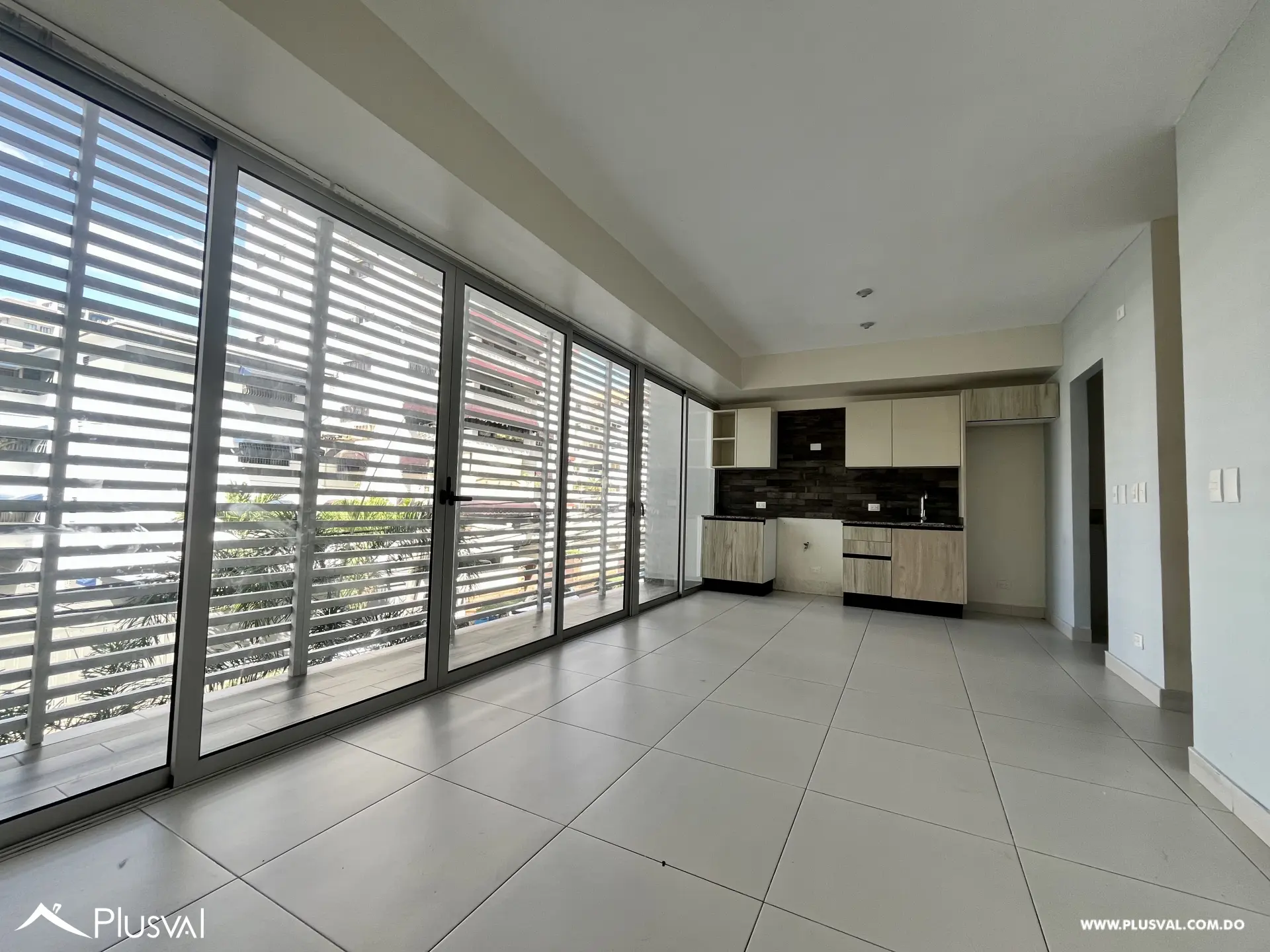 Apartamento en alquiler, ubicado en zona estratégica de Naco. 491445