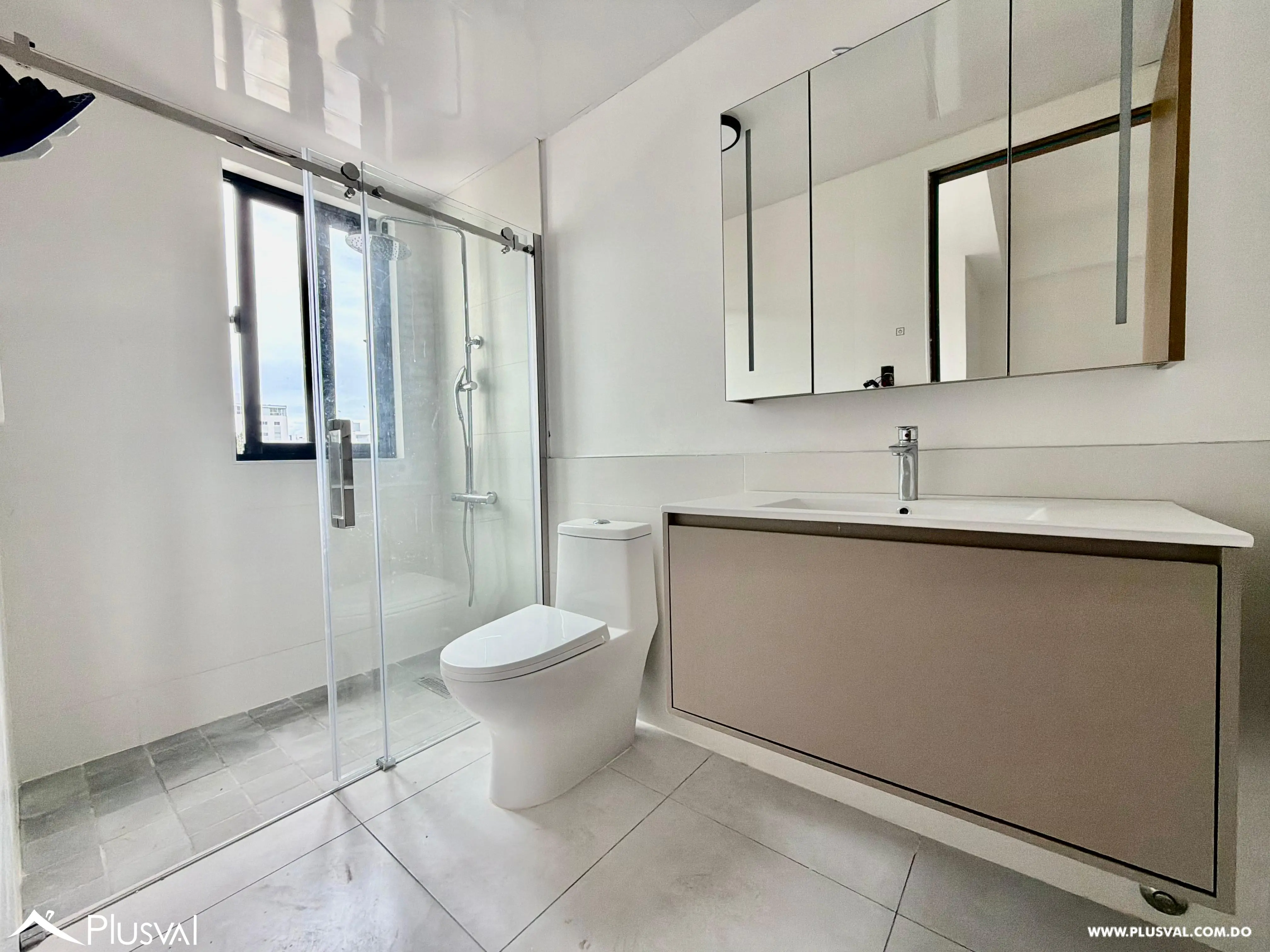 Hermoso apartamento apartamento en alquiler, en la mejor zona de Evaristo Morales 505300