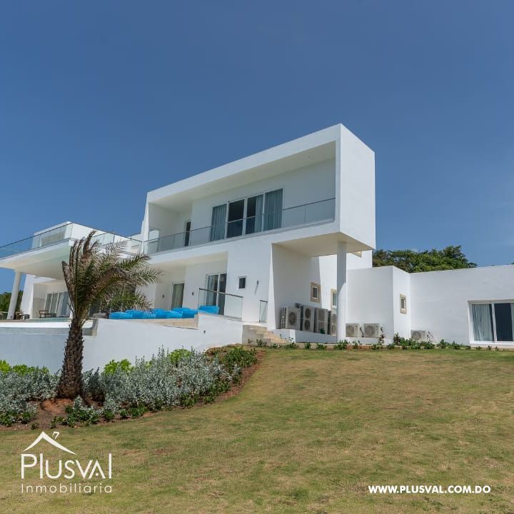 Espectacular Villa Moderna con Vista al Mar 354267