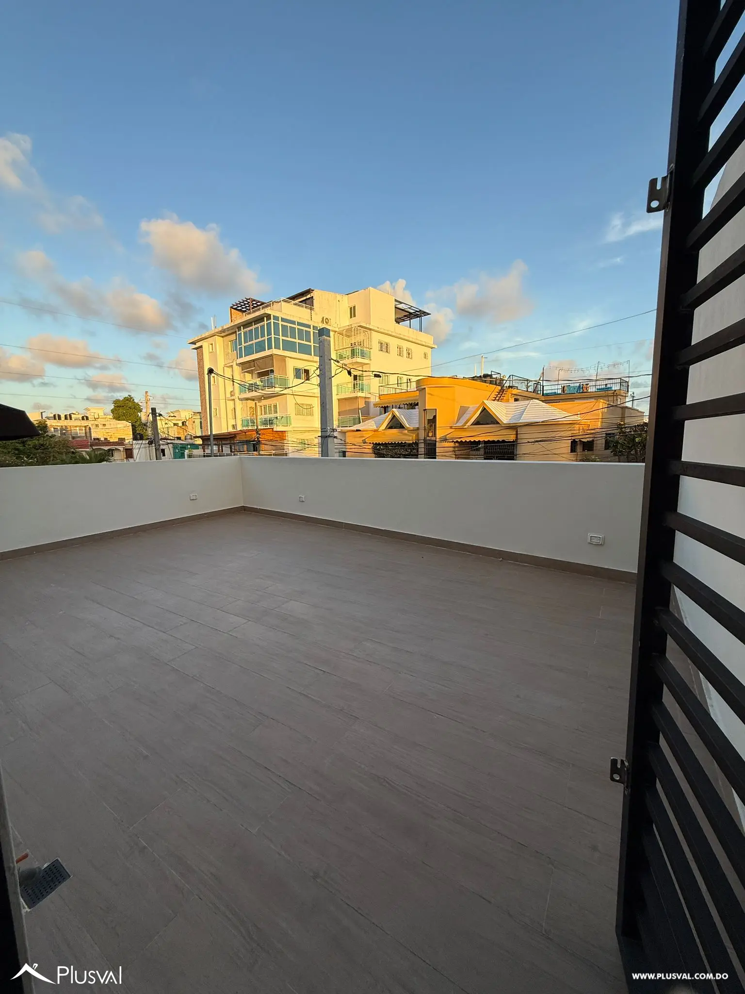 Tu Nuevo Hogar en La Castellana – Moderno y Listo para Estrenar 460604