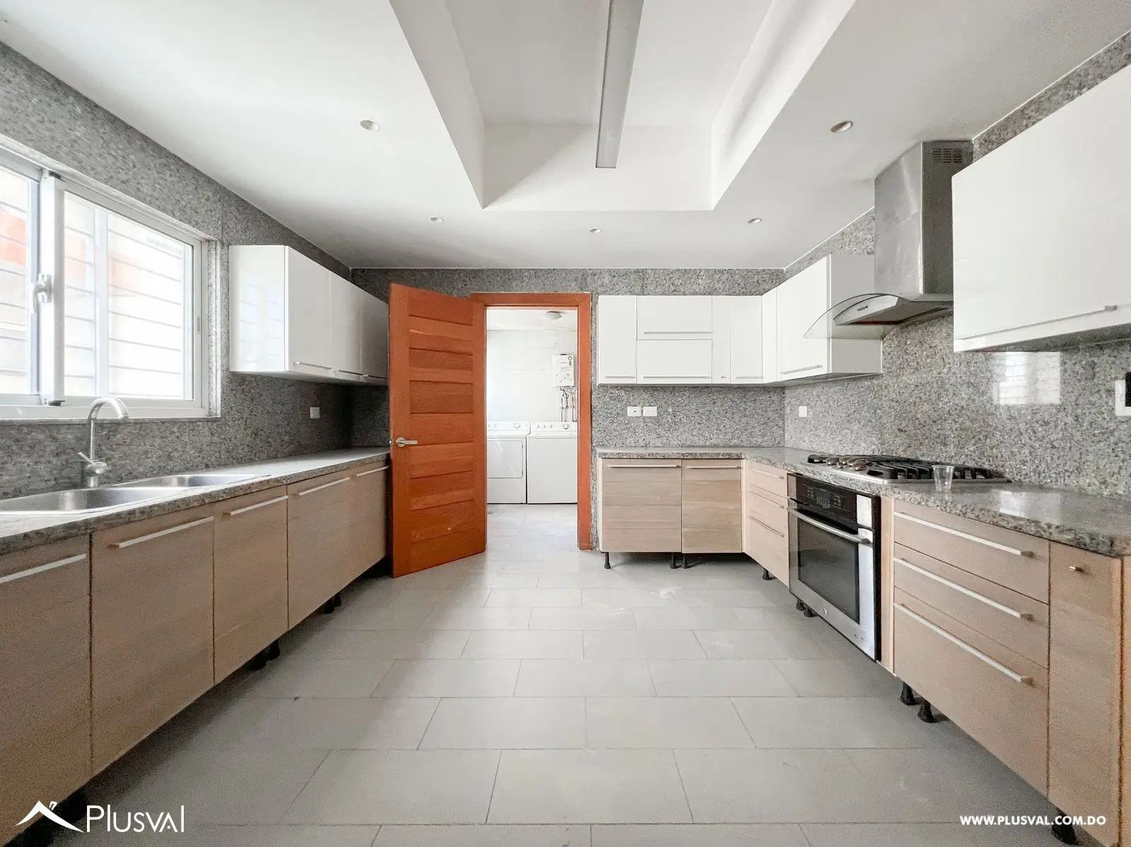 Apartamento Exclusivo en Piantini. Piso Alto 460237
