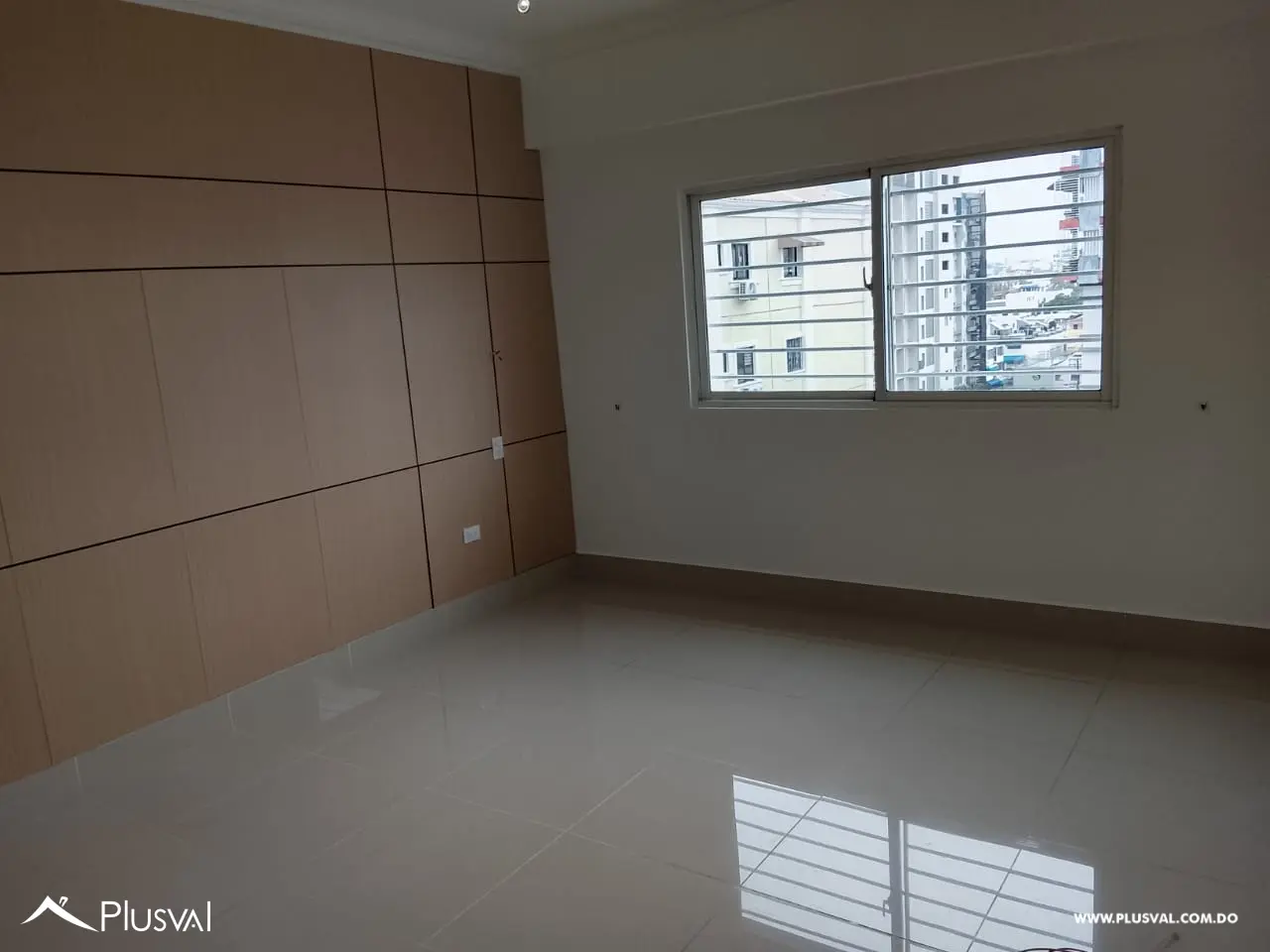 Alquiler de apartamento de 3 habitaciones en Evaristo Morales 469067