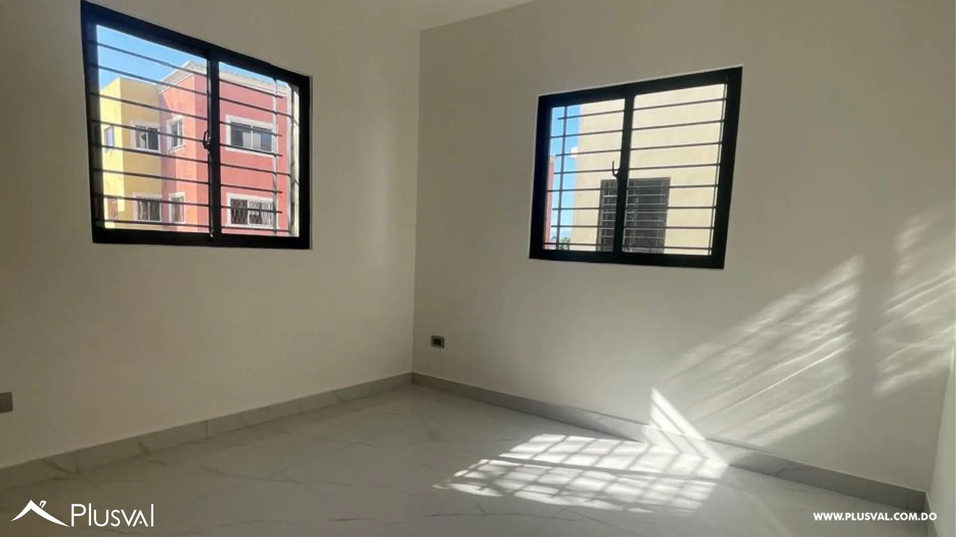 Apartamento en Las Damas: Privacidad y Confort en Residencial Exclusivo 485034
