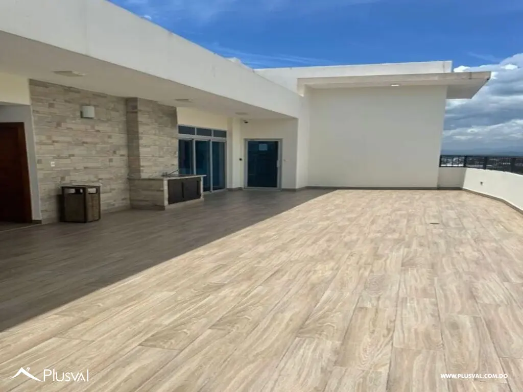 Se alquila amplio apartamento de 3 habitaciones y 2 parqueos. 469425