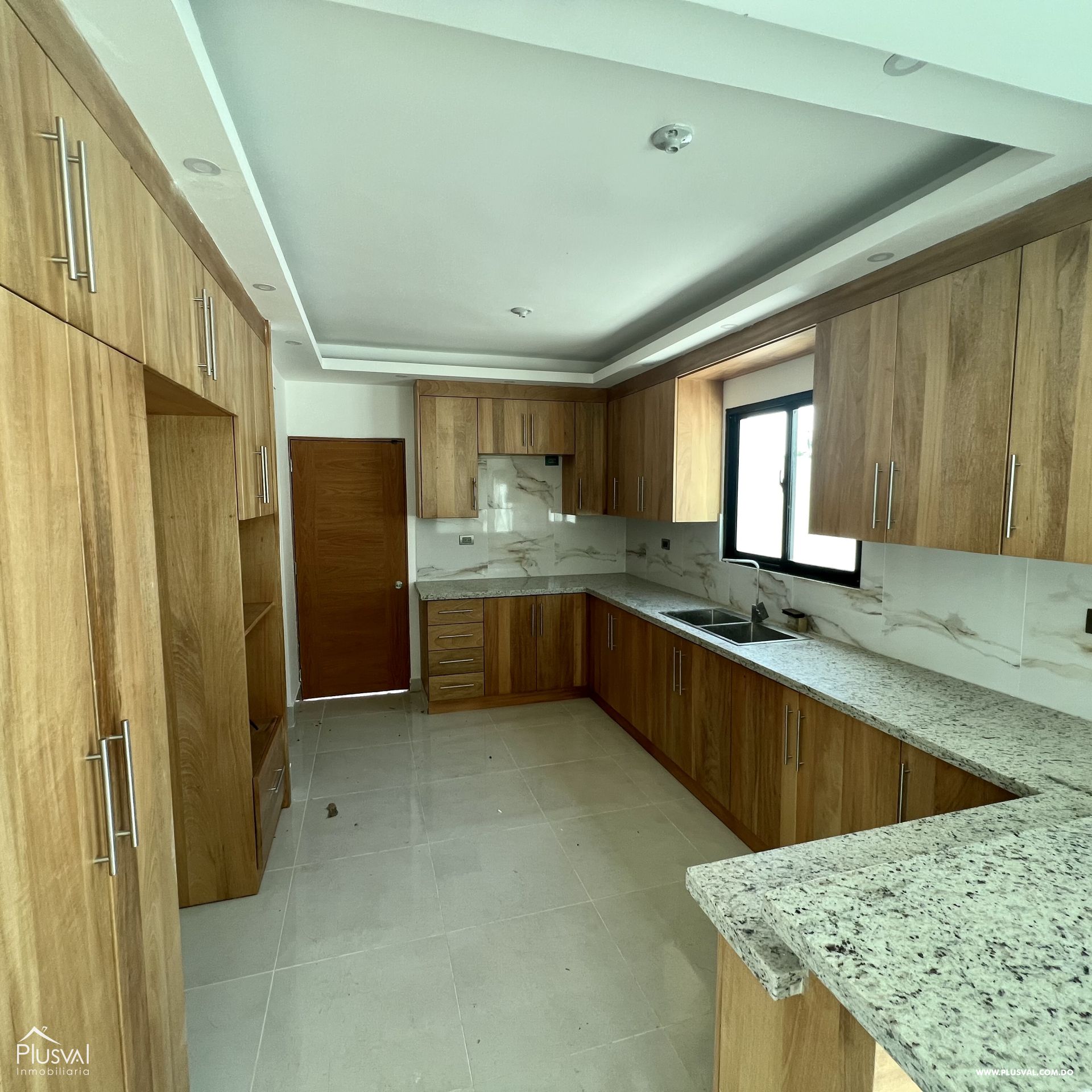Espectacular apartamento en primer nivel con patio 259099