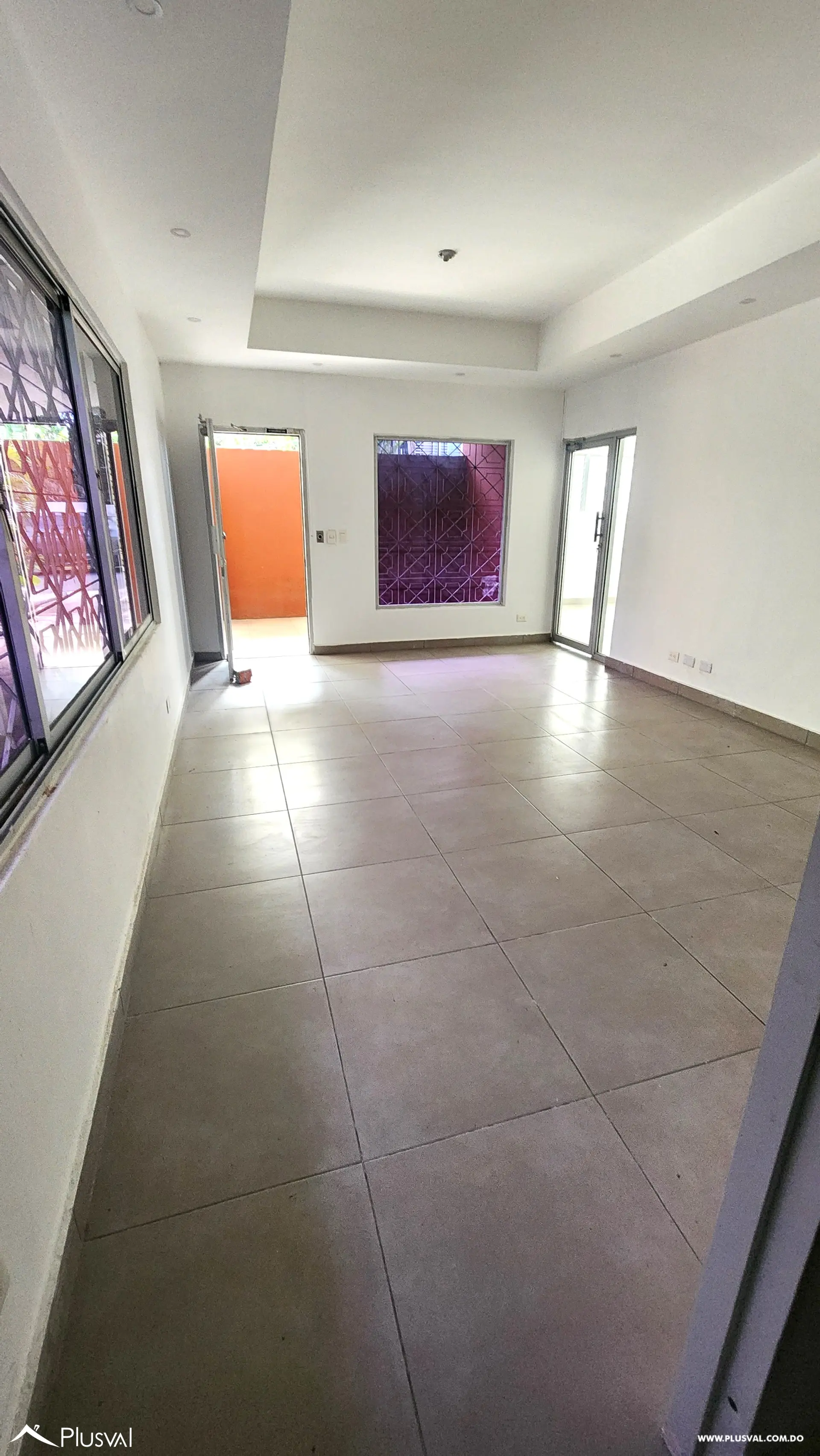Se alquila casa para fines comerciales. 502703