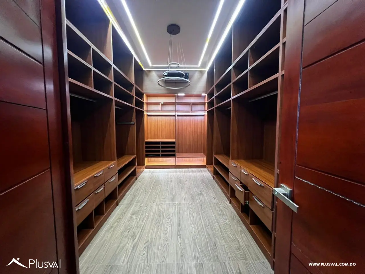 Penthouse de 3 Niveles en Venta en Alma Rosa I con Vista al Mar y Amplios Espacios – Santo Domingo Este 474803