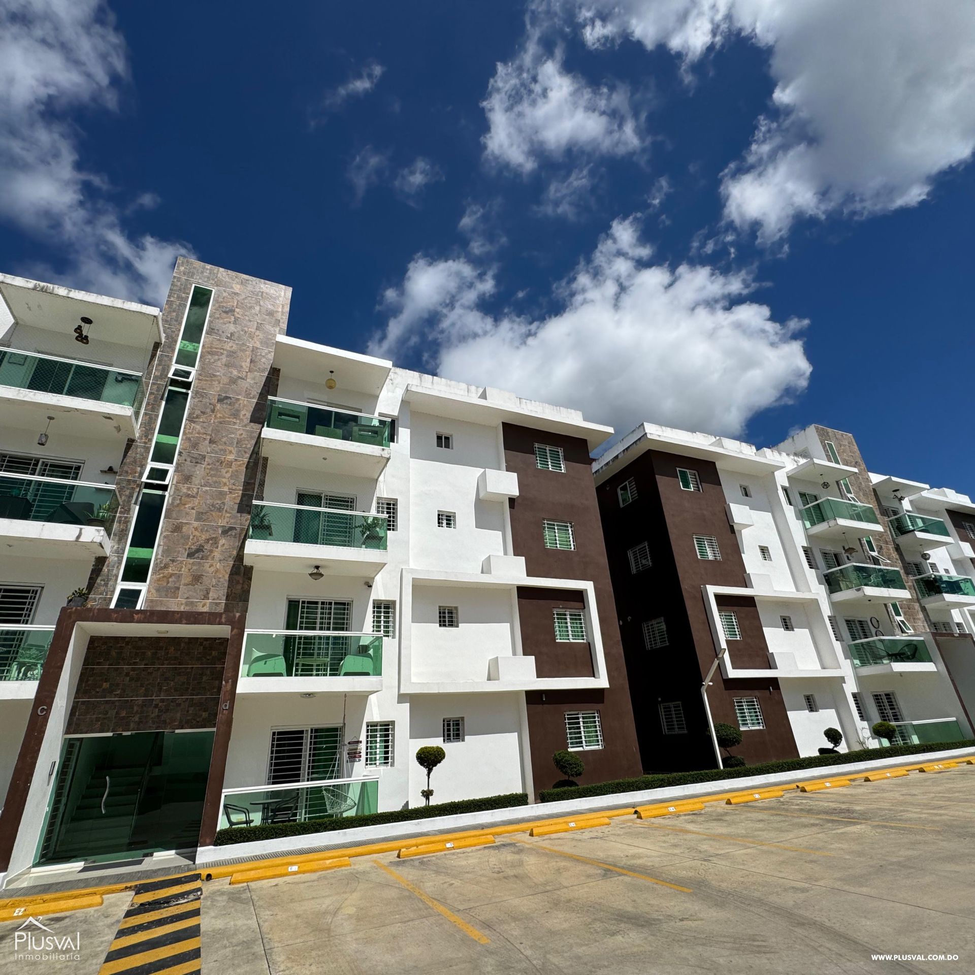 Apartamento en venta ubicado frente al colegio Iberia en Los Llanos de Gurabo 438073