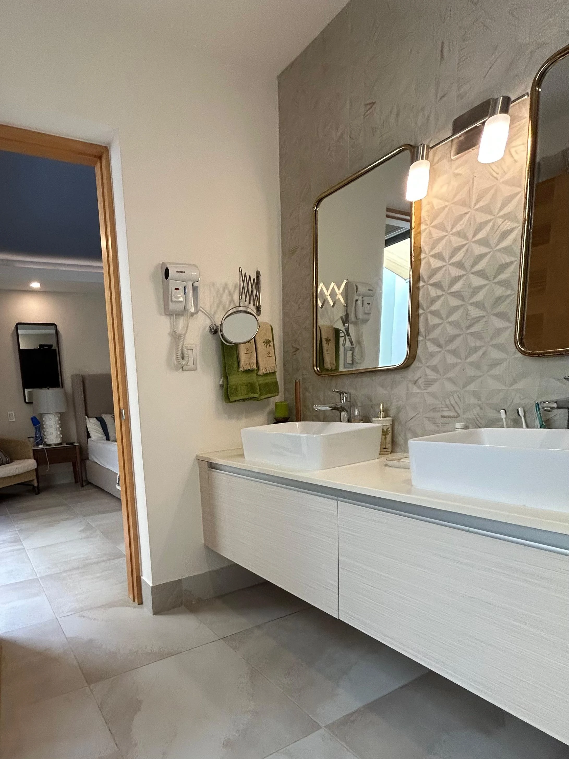 Se renta casa de 2 niveles en Punta Cana Village 399118