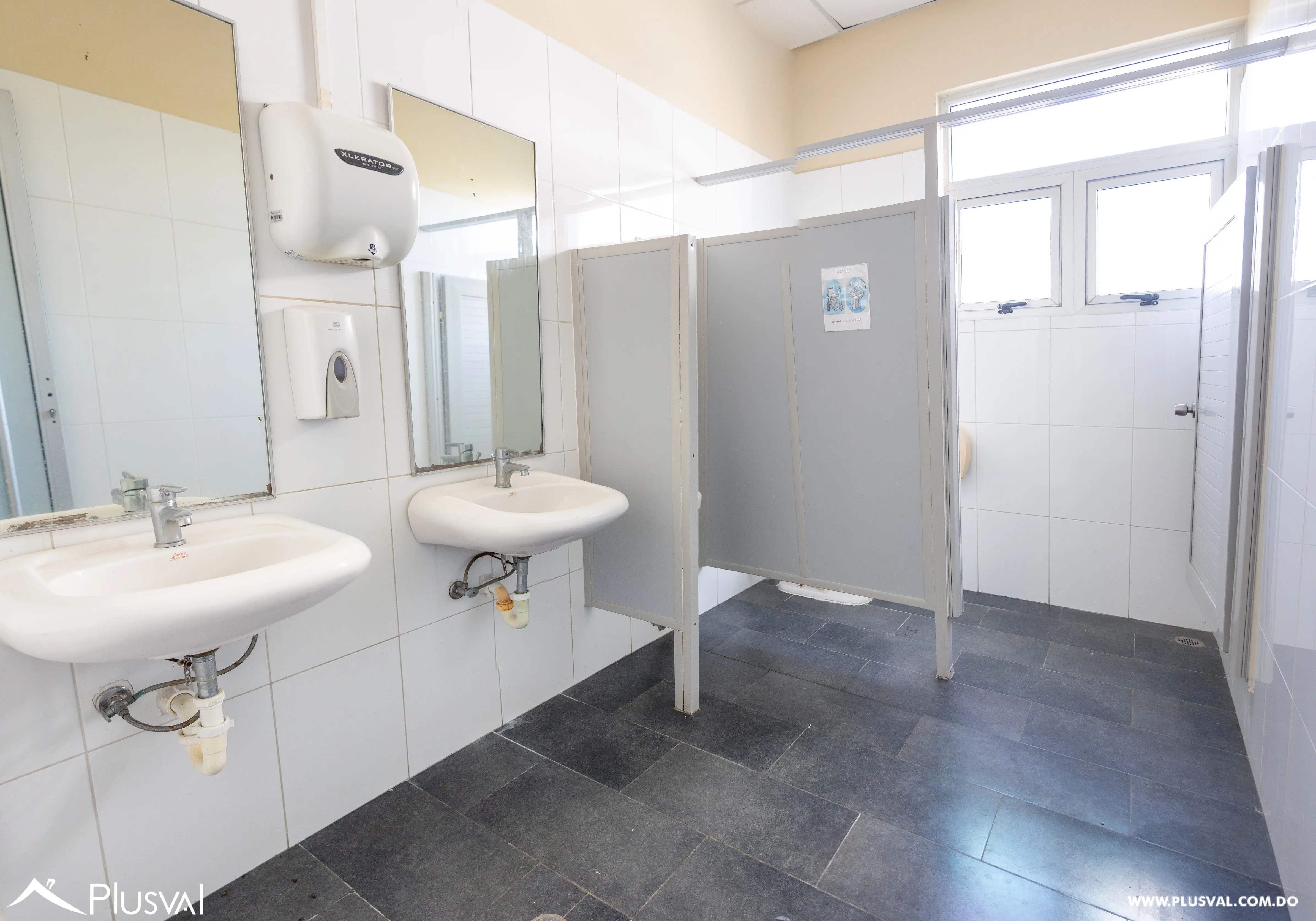 Edificio Comercial En Alquiler 491395