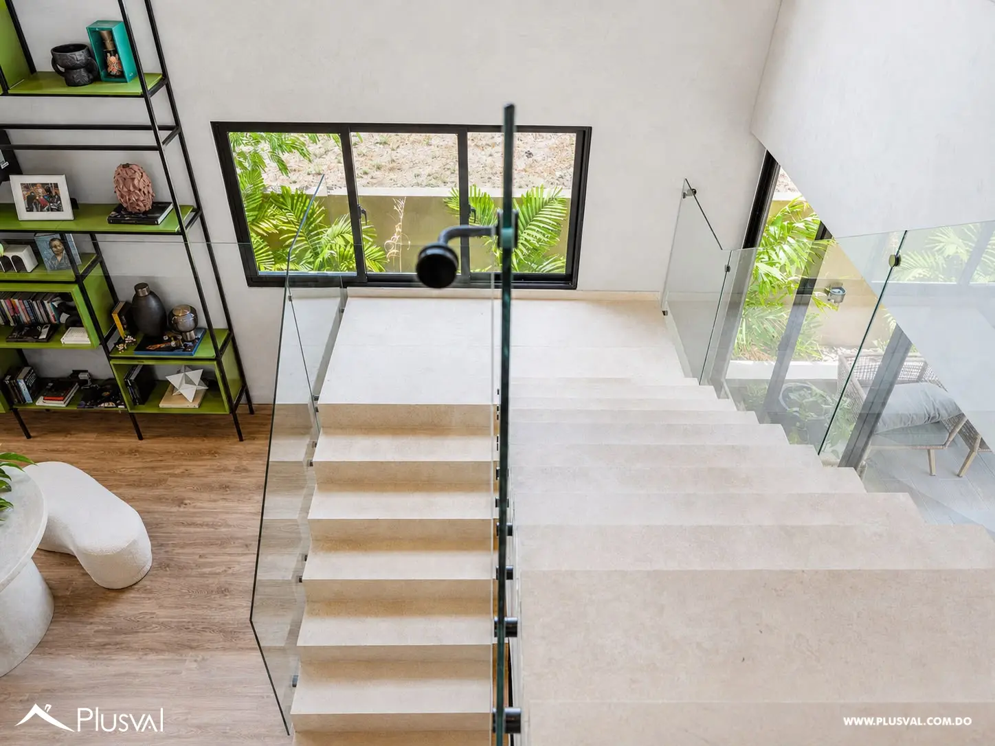 Casa de Dos Niveles  Amueblada en Venta en Gurabo 523016