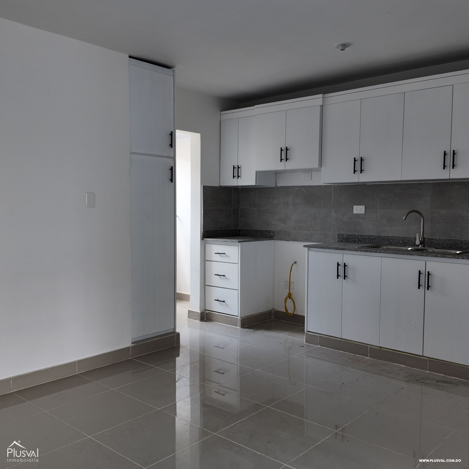 Se vende apartamento en La Vega Tercer nivel con terraza privada 424003