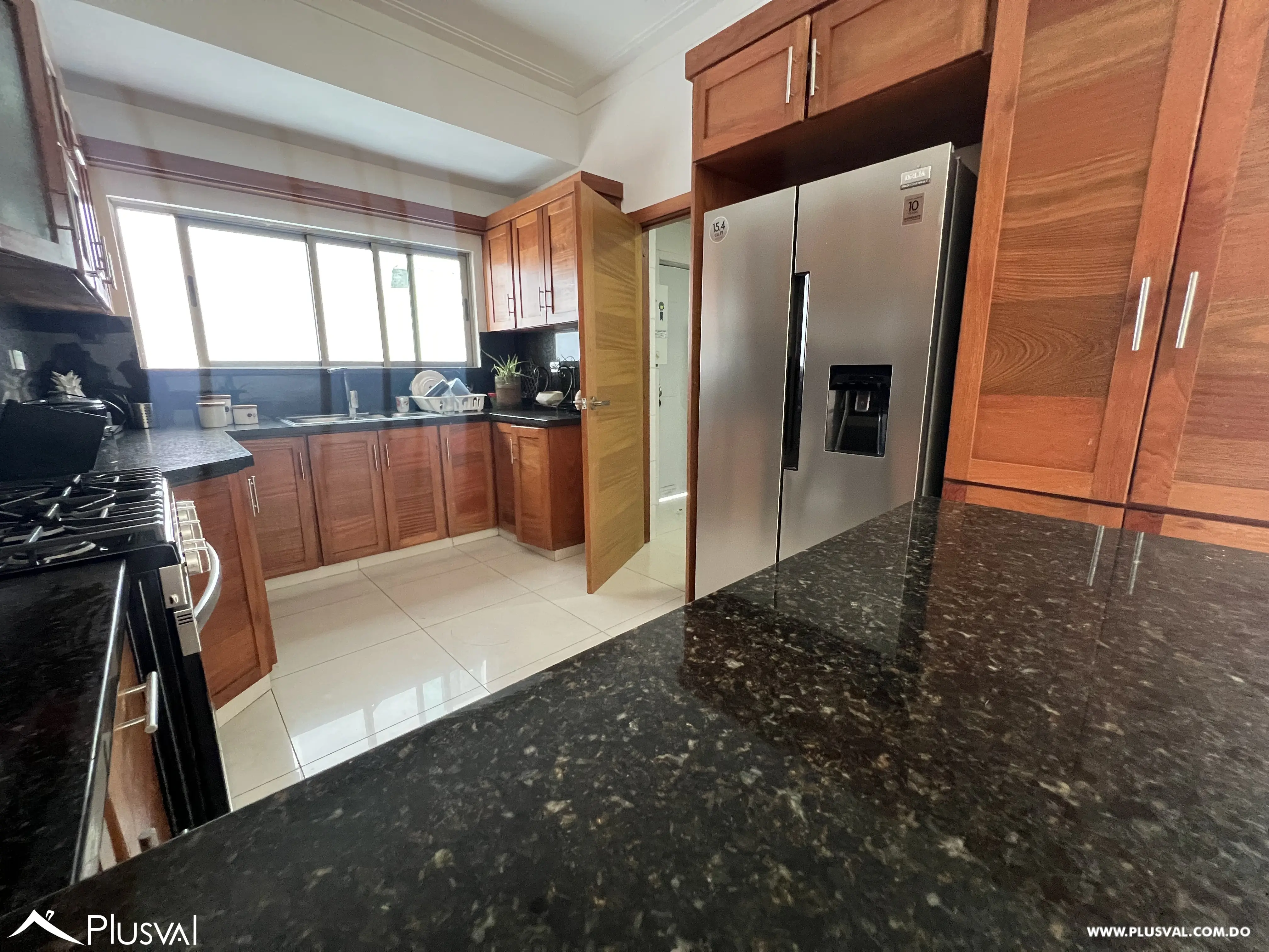 Moderno apartamento en alquiler en Evaristo Morales. 468131
