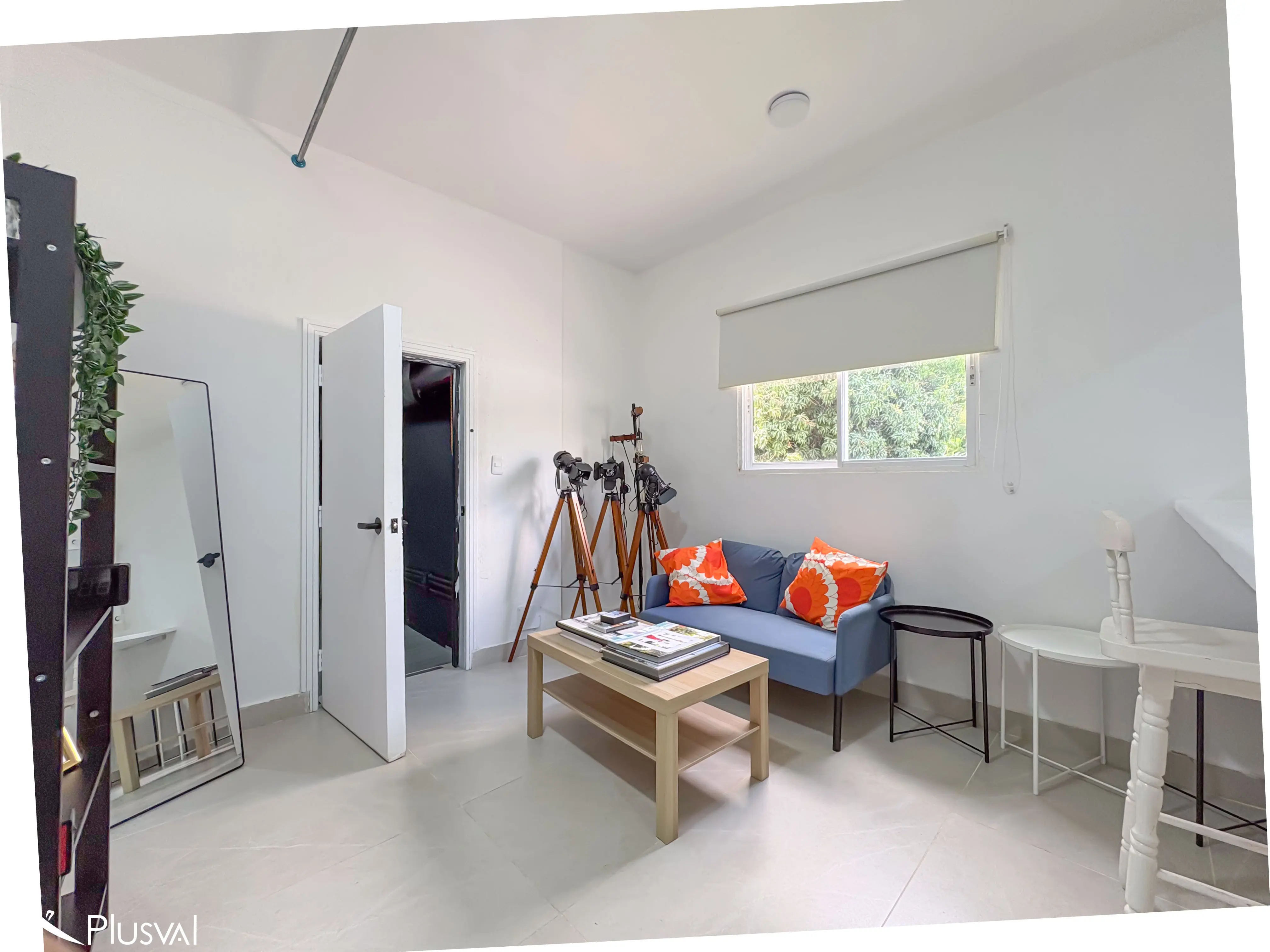 Propiedad Comercial de 2 Niveles en Arroyo Hondo con Patio y Oficinas 495694