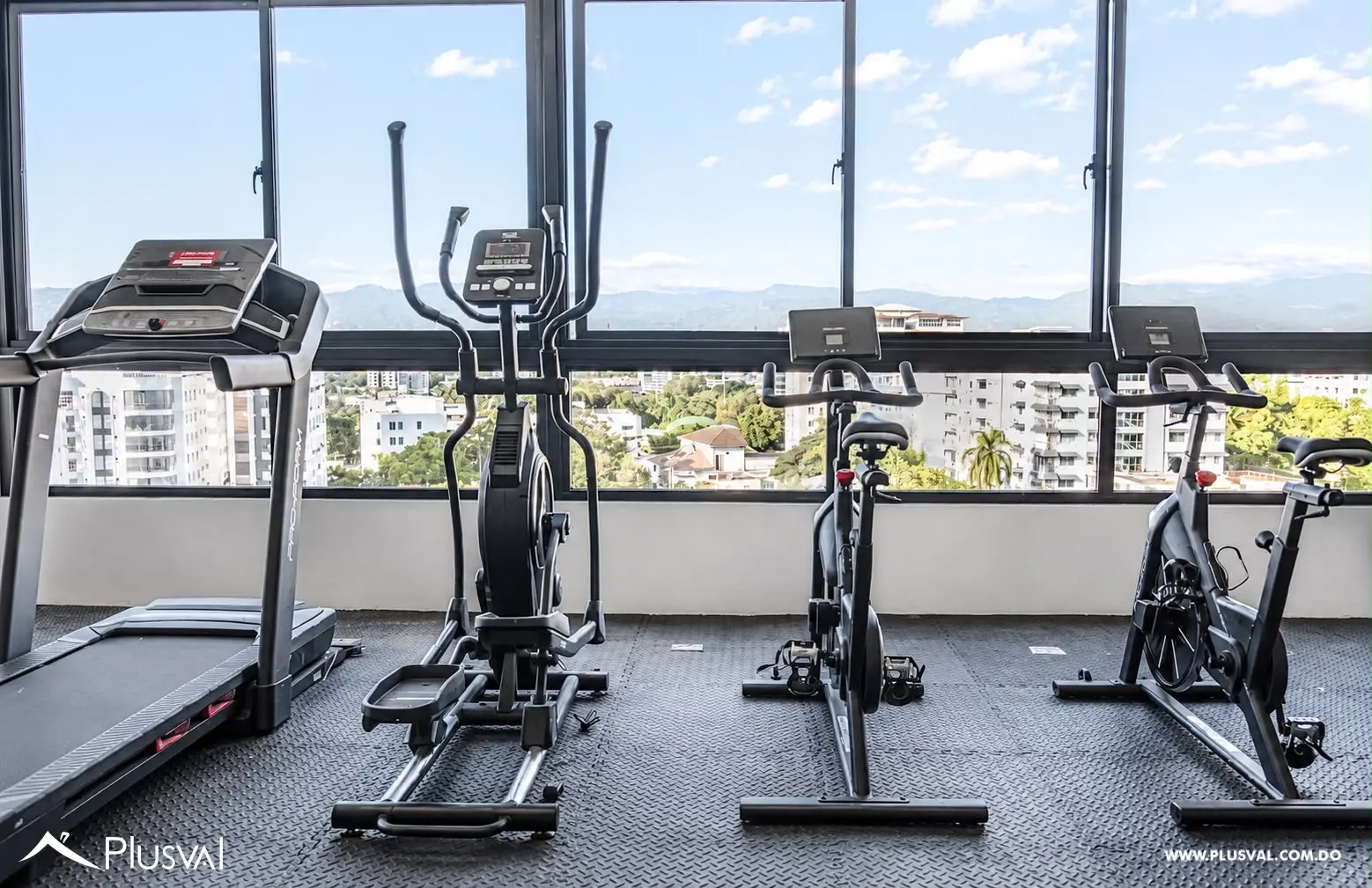 Apartamento en 6to Piso en Torre Céntrica con Excelente Ubicación y Vista a la Ciudad Corazón 518730
