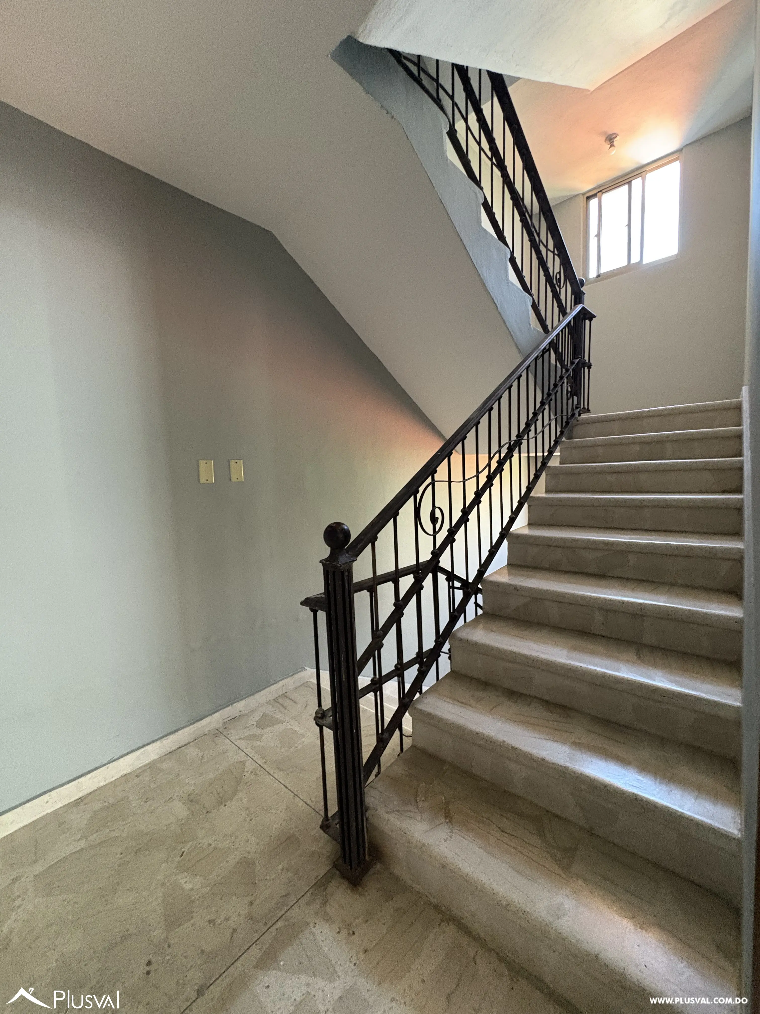 Apartamento en venta con amplia cocina en  Evaristo Morales 510873