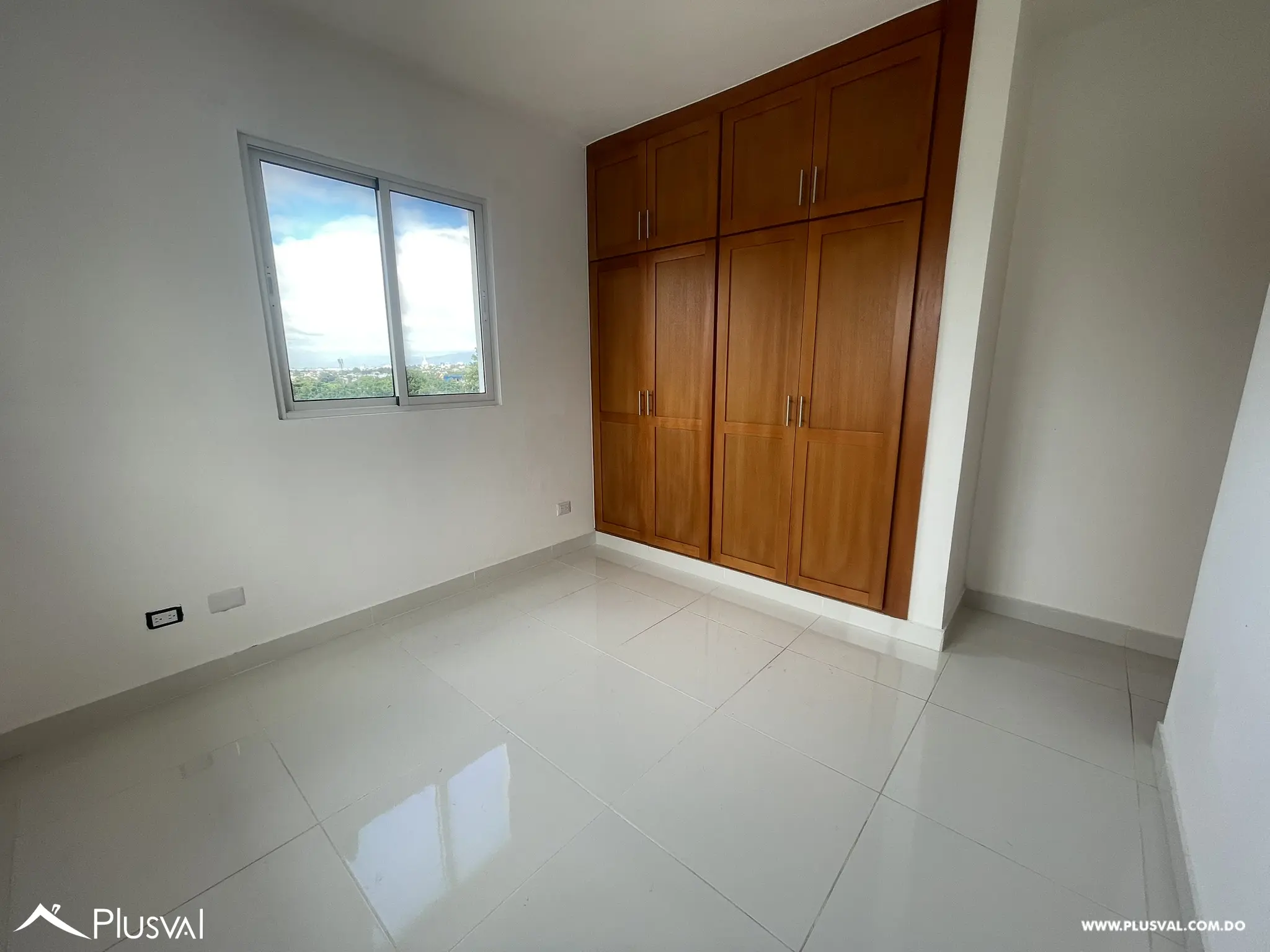 Apto. Alquiler - Av. Hispanoamericana - 5to Nivel - Zona Residencial 484998