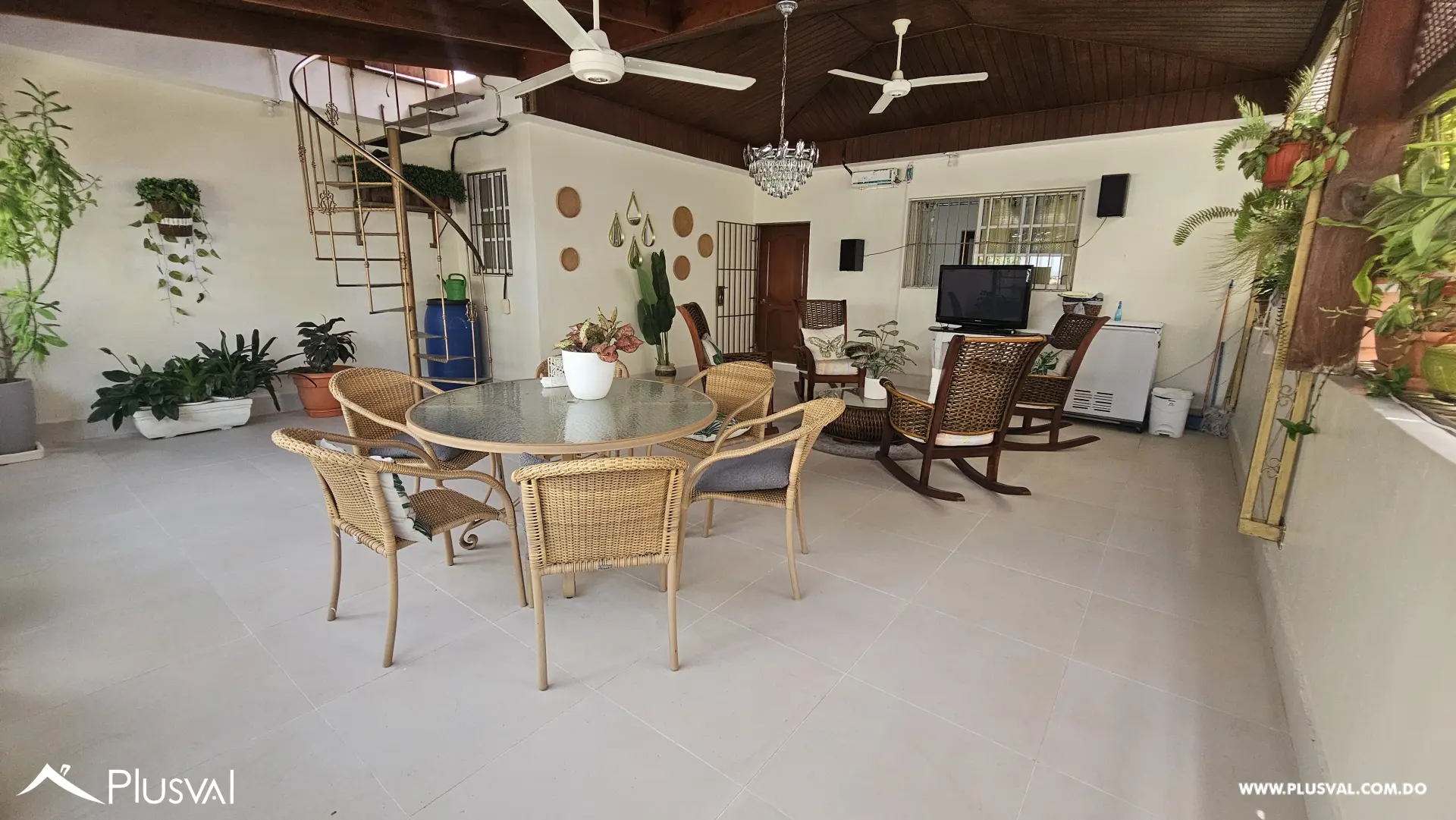Apartamento en alquiler con terraza privada en Renacimiento 519884