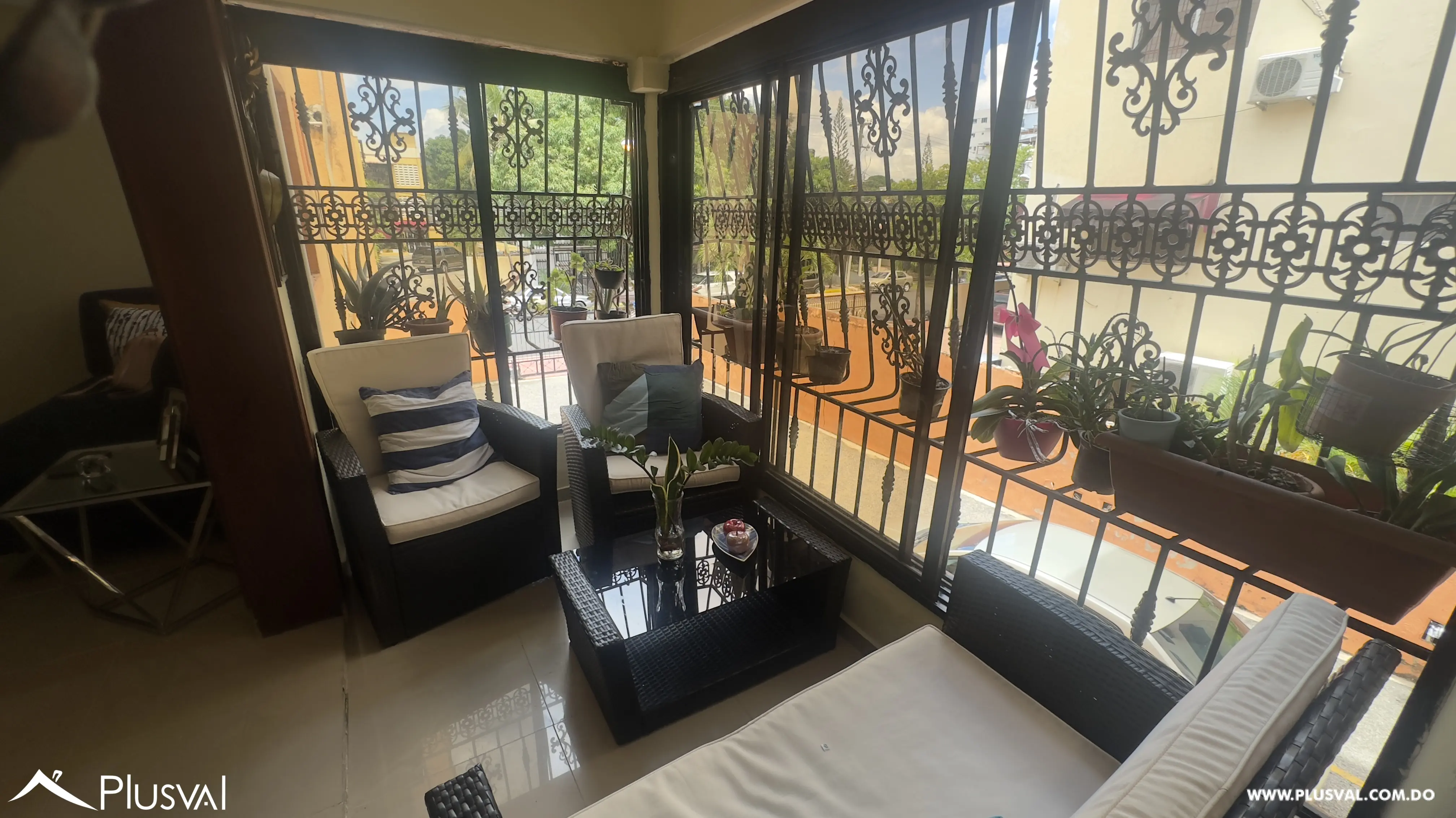 Apartamento de 3 habitaciones con 1 parqueo en una ubicación estratégica y lista para vivir. 458238