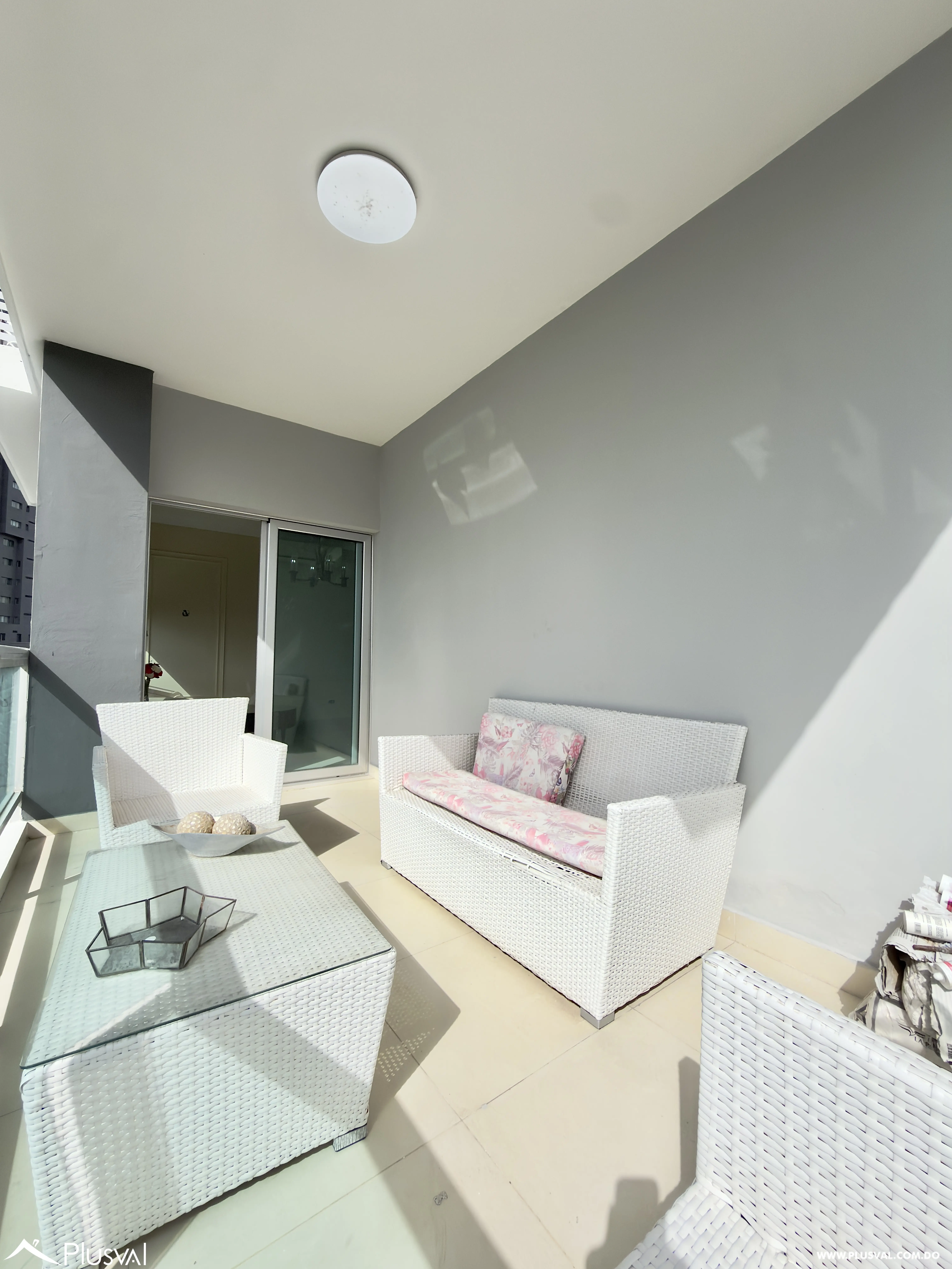 ALQUILER DE AMPLIO APARTAMENTO DE 3 HABITACIONES EN LOS CACICAZGOS CON LINEA BLANCA 523104