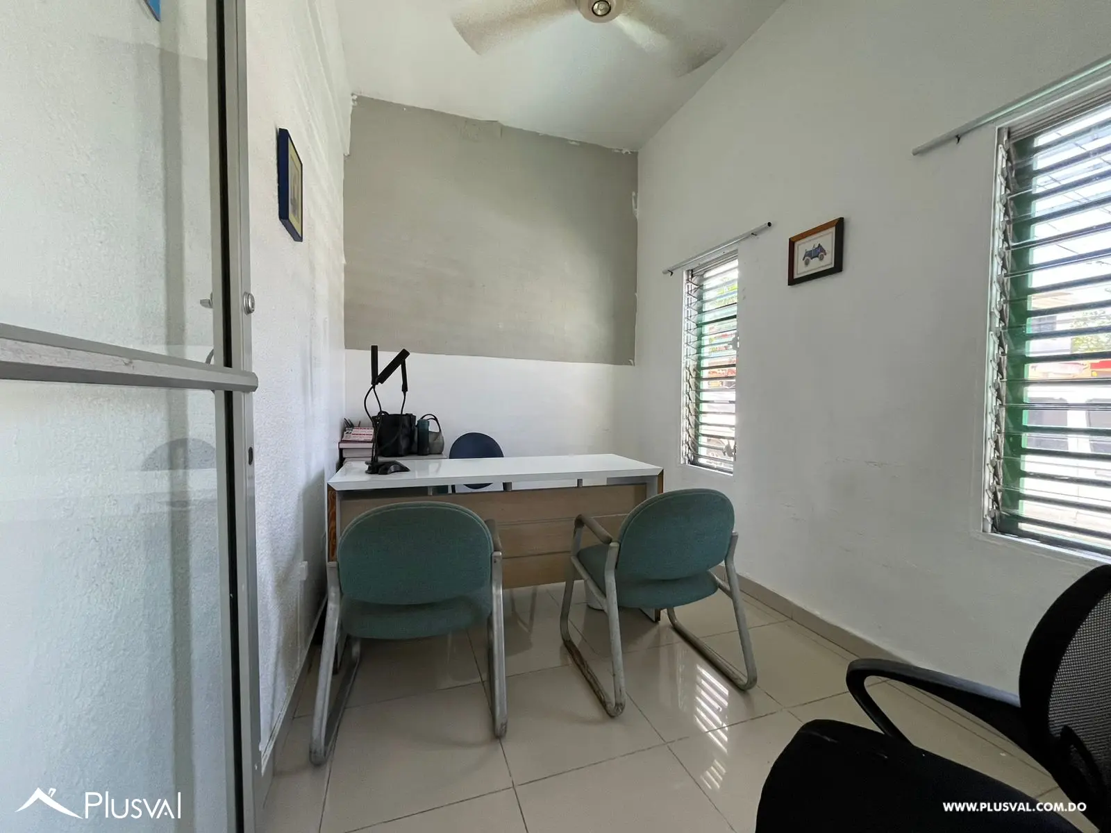 Edificio de 3 niveles con vocación comercial de venta en Engombe 508779