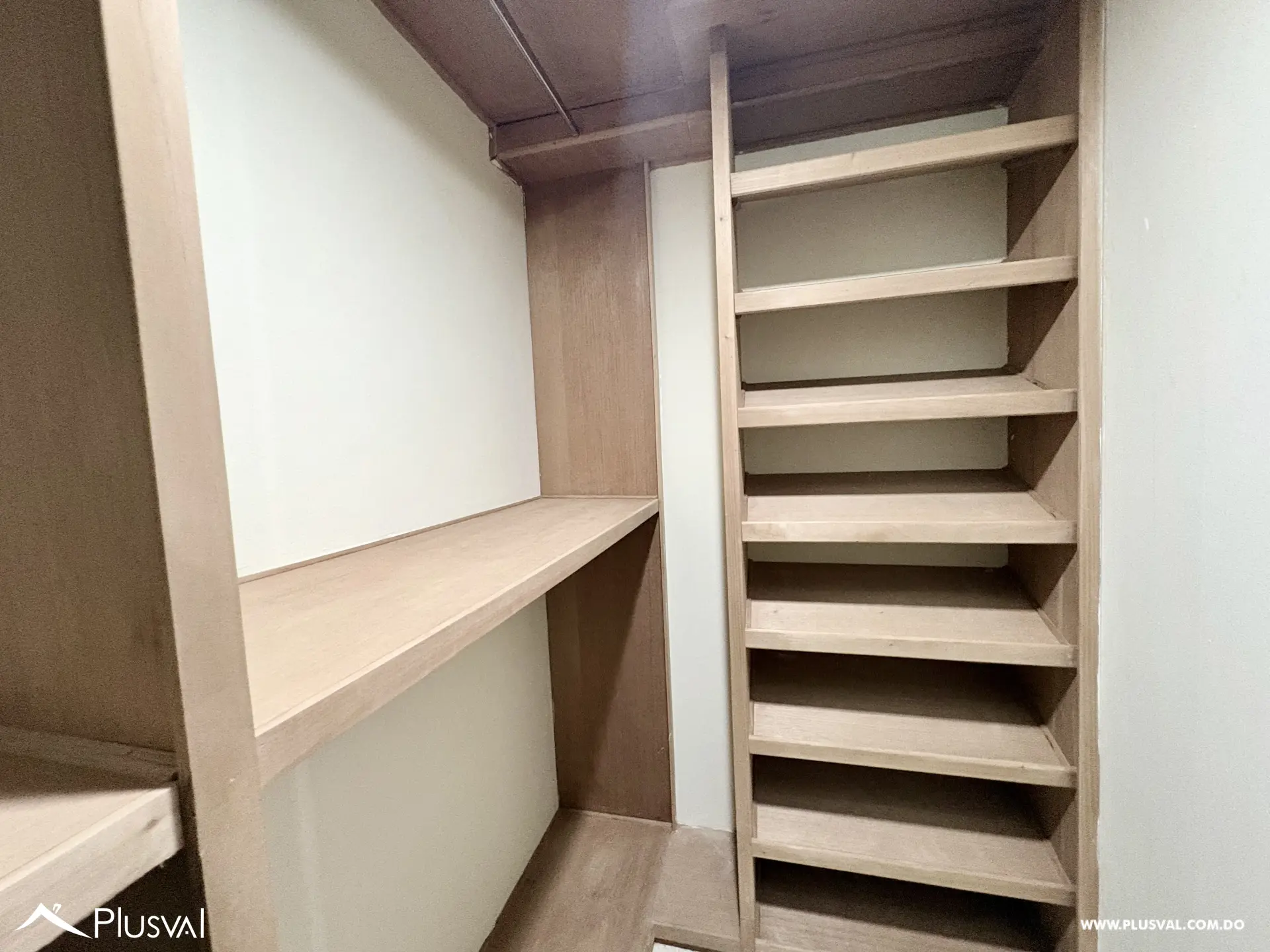 Apartamento en alquiler amueblado de 3 habitaciones y 3.5 baños en Piantini 467347