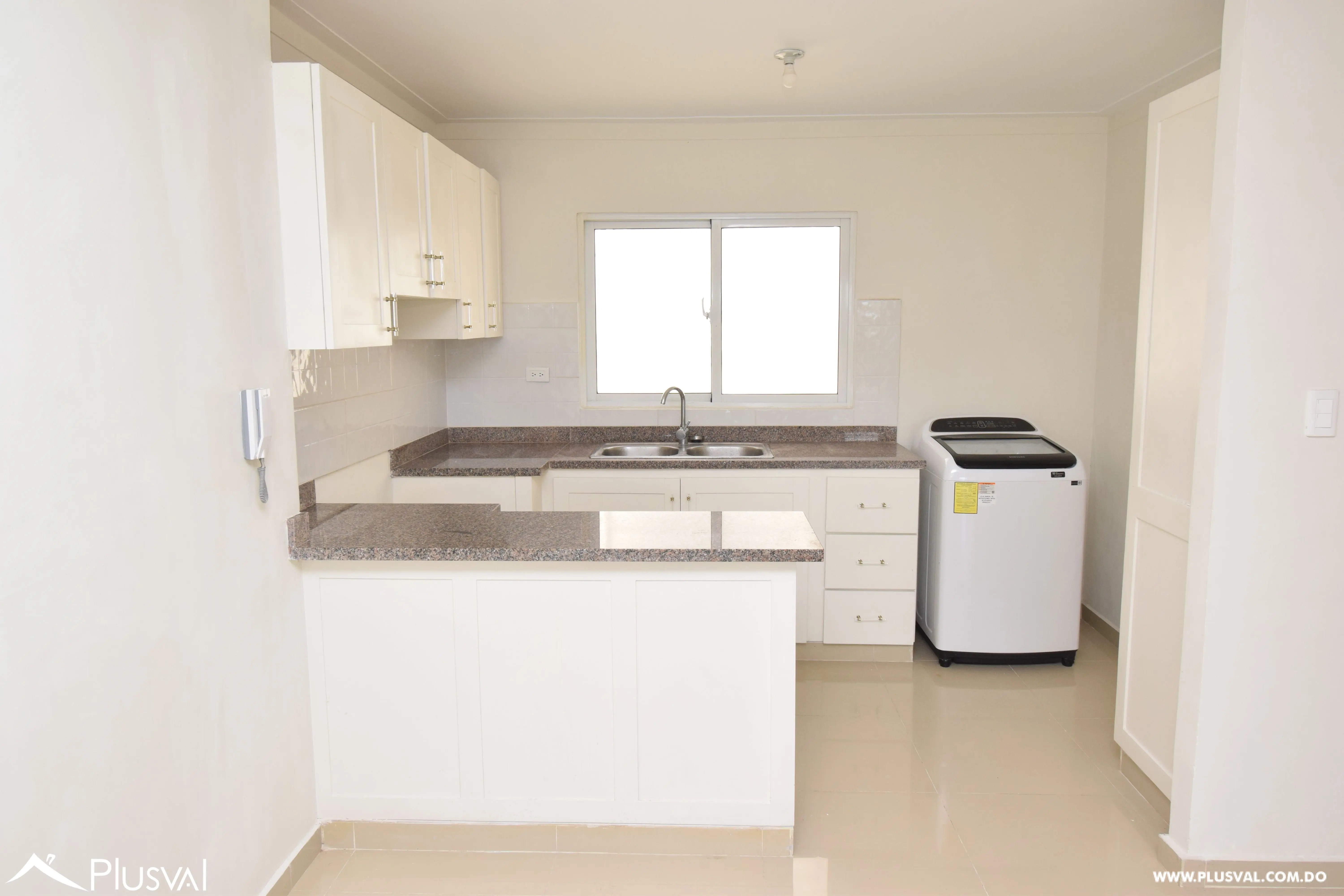 Apartamentos en alquiler cerca de la Av. República de Colombia 452108