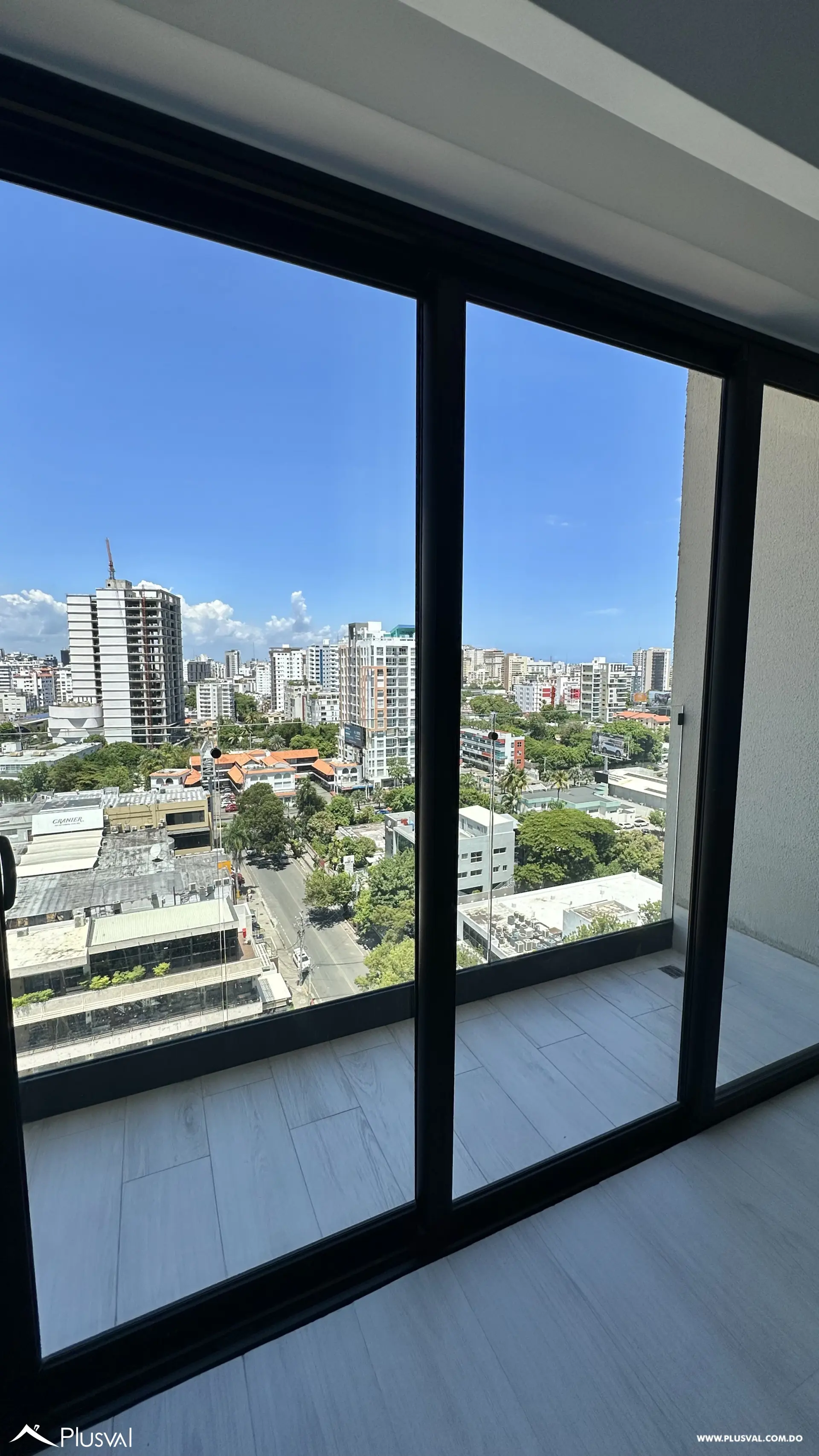 Alquiler de Apartamento de 1 Habitación en Piantini – Torre Moderna con Línea Blanca 460428
