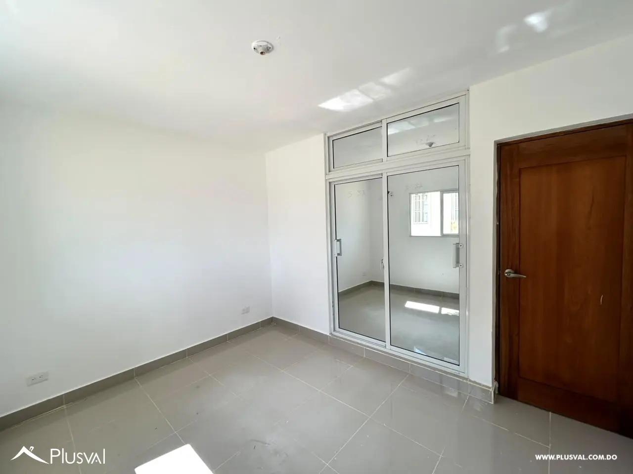 Se vende apartamento en La Vega Tercer nivel con terraza privada 531835