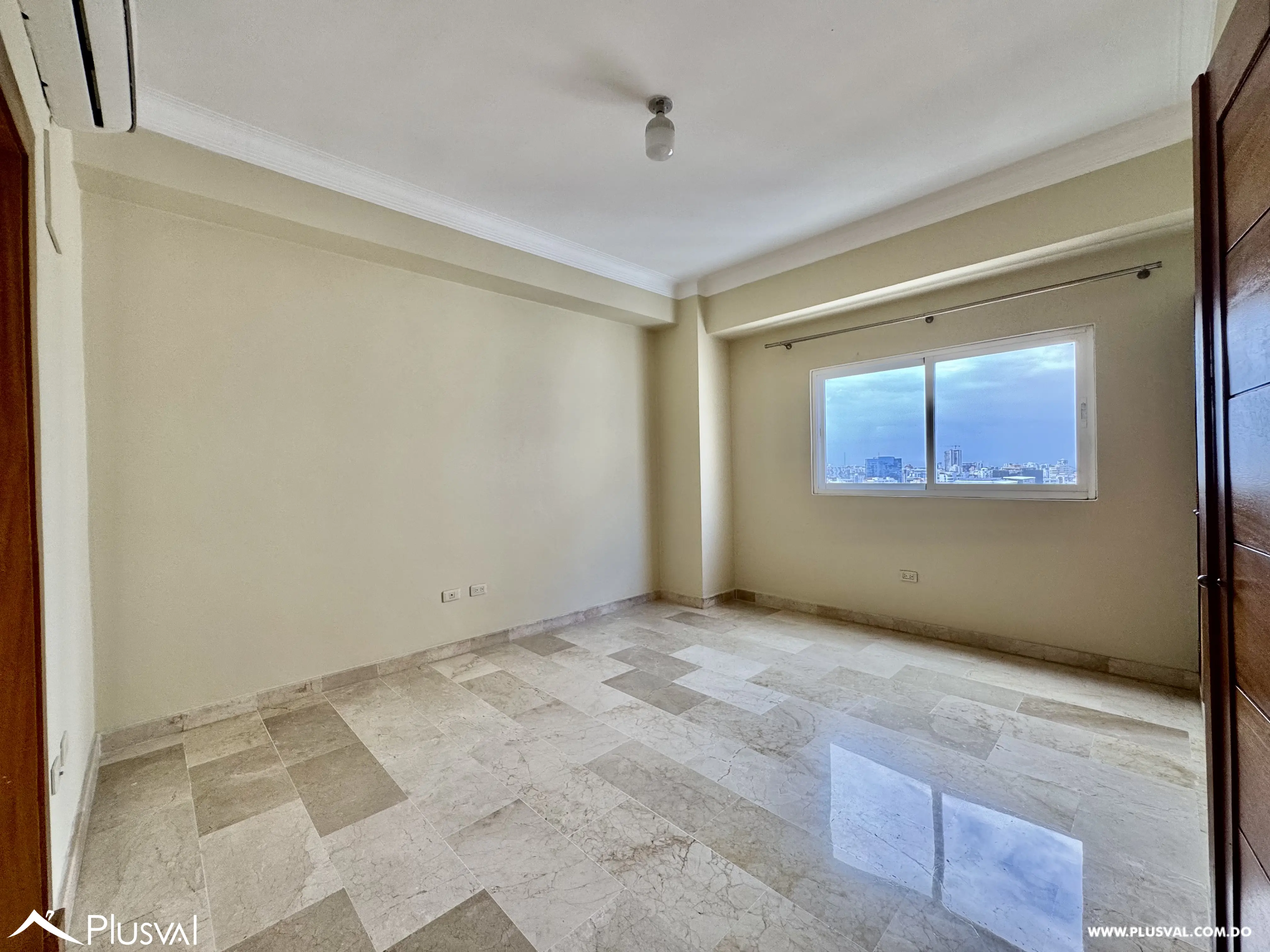 Vendo Amplio y Maravilloso Pent House en una de las Zonas mas Exclusivas de La Esperilla 490611