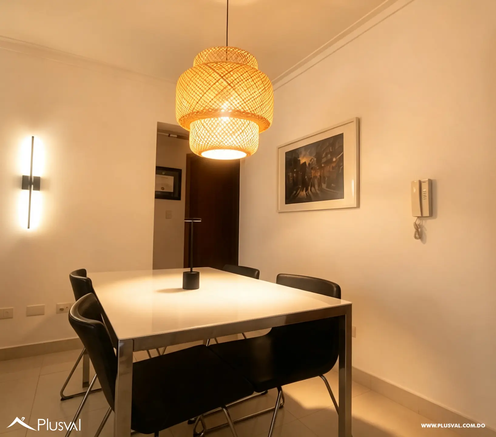 Apartamento de 2 Habitaciones en Alquiler en la Zona Universitaria con 2 Parqueos y Áreas Sociales 528294
