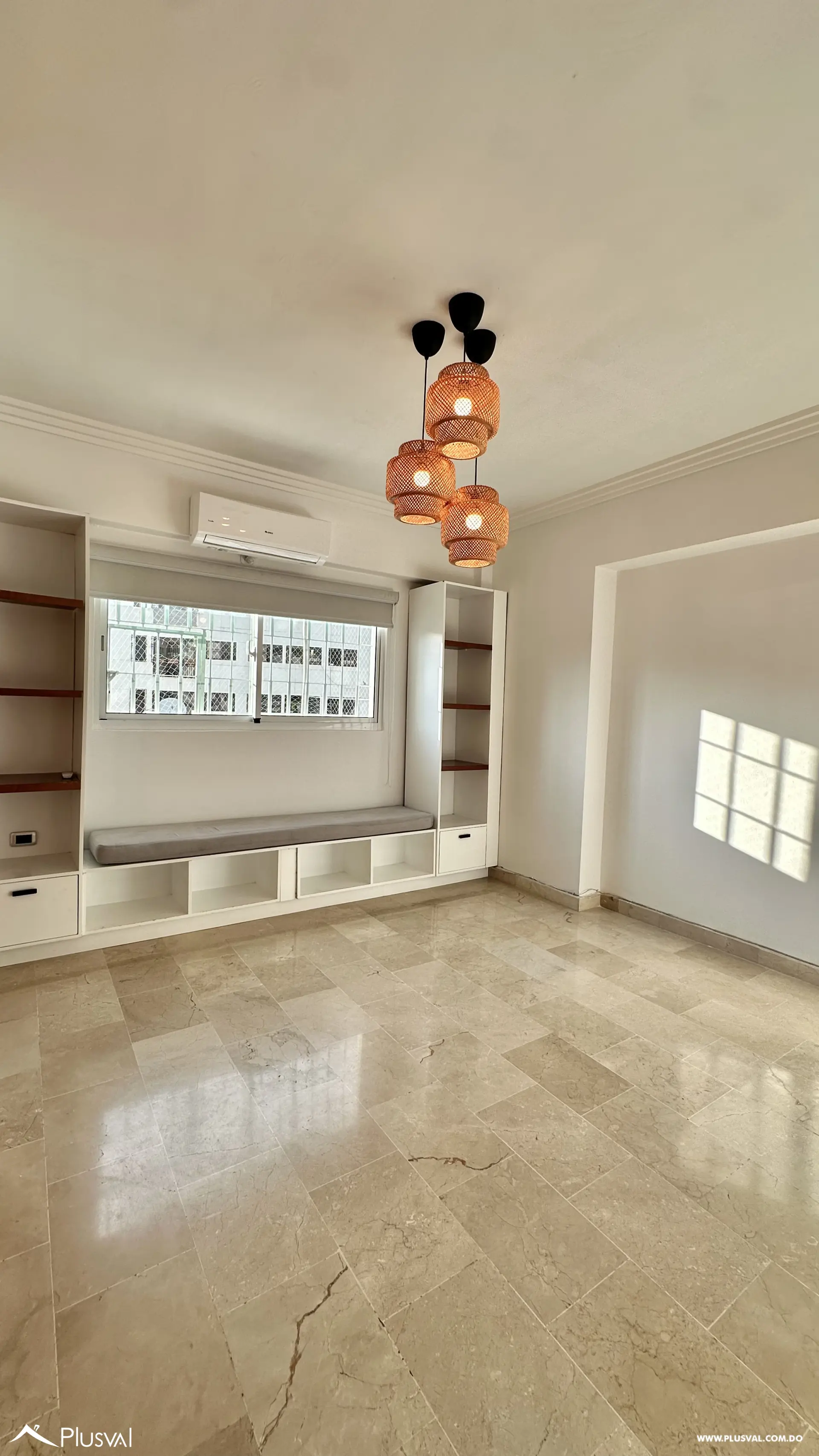 Apartamento en Alquiler en Naco 3 Habitaciones Cerca del Parque La Arboleda 517327