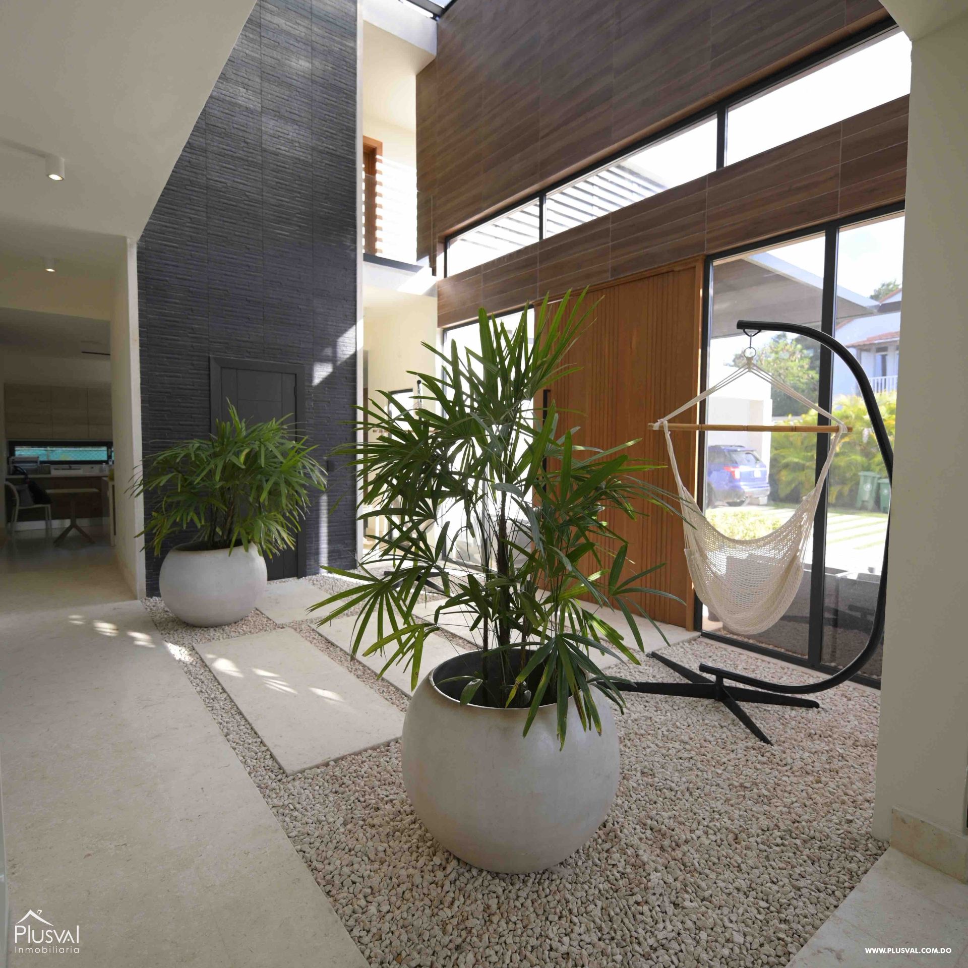 Casa en Venta en Punta Cana Village con 5 habitaciones 408775